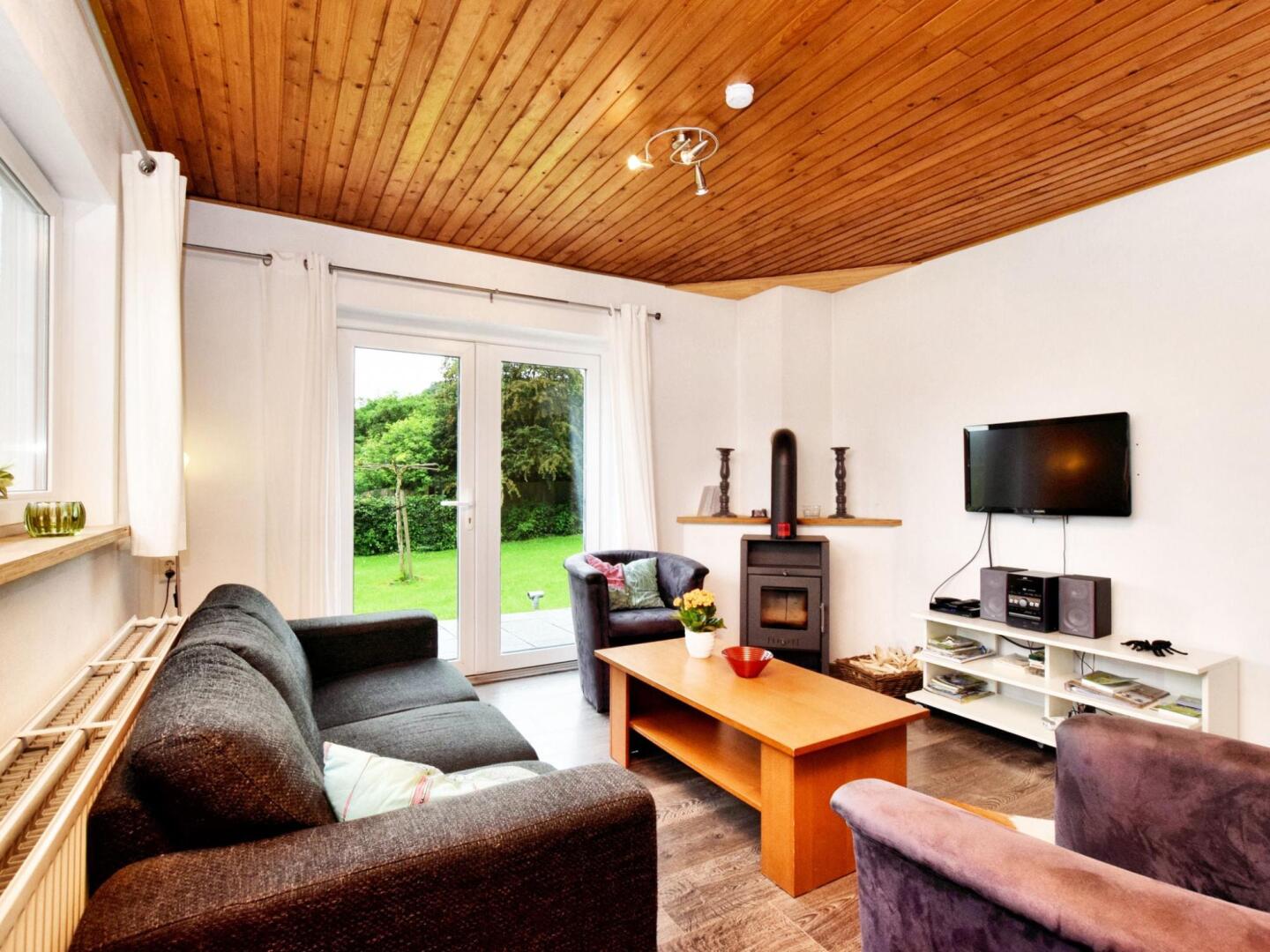 Charming Holiday Home in Gouvy with bubble bath