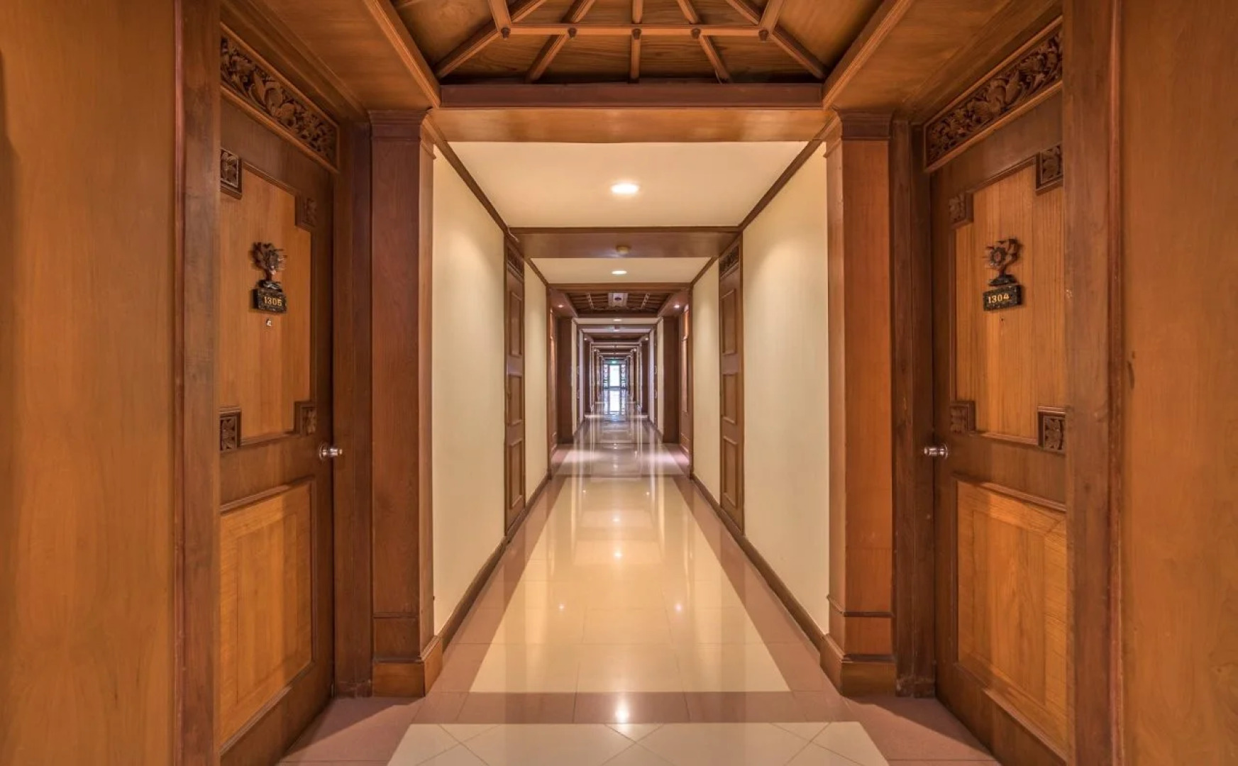 Отель Bali Beach