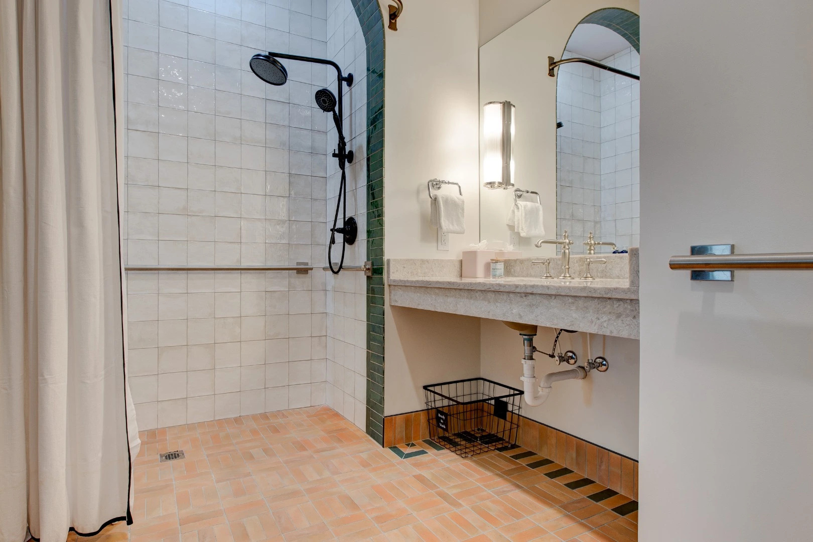 Elwood Hotel & Suites