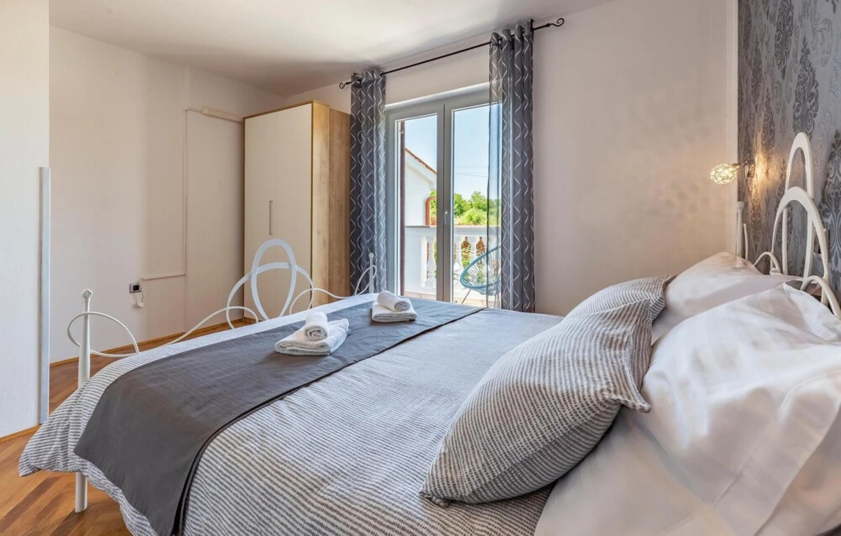 Stunning Home in Loborika With Wifi and 6 Bedrooms