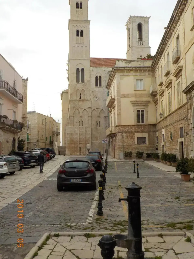 Piazza Duomo - Medieval Puglia's House