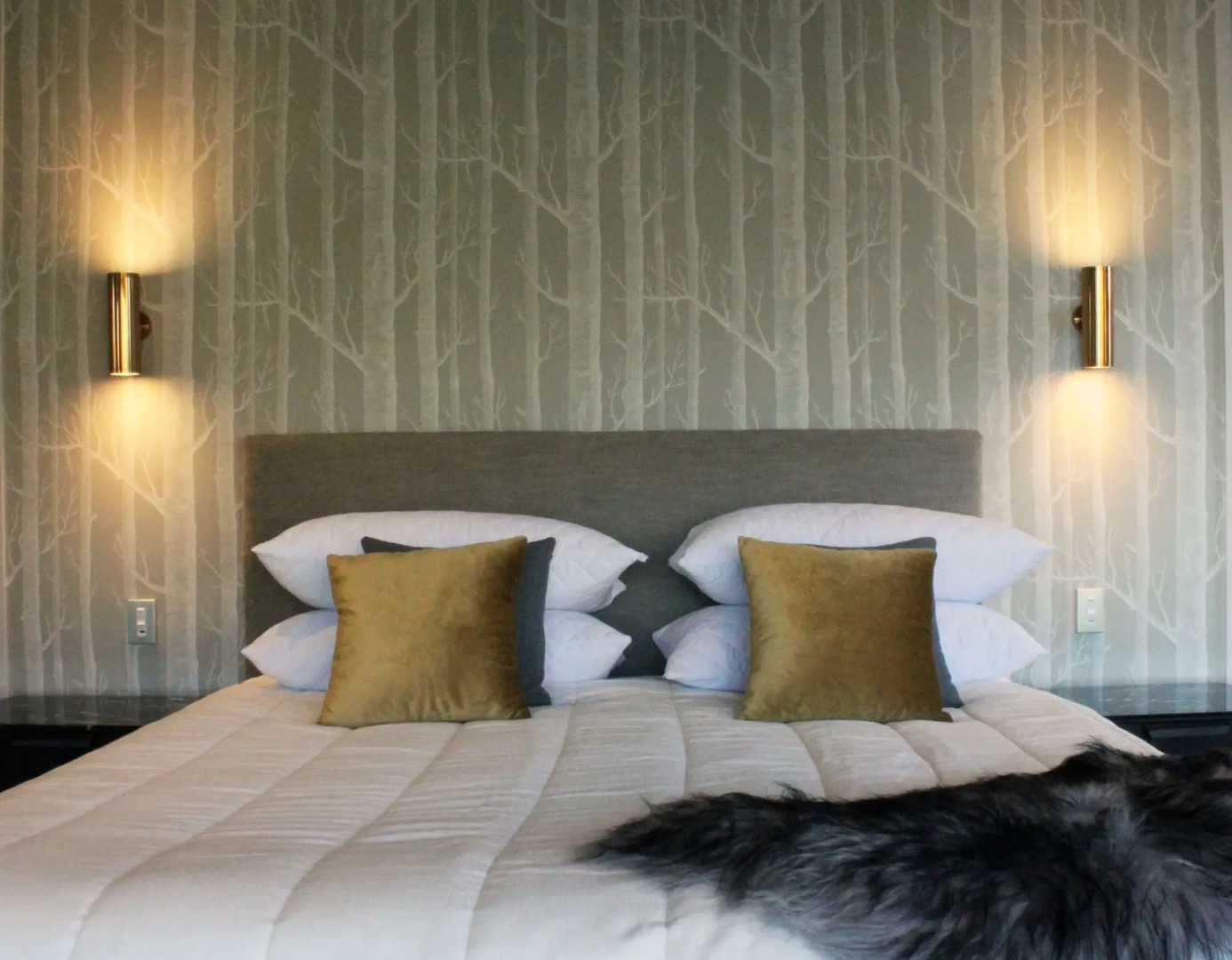 The Rees Hotel, Luxury Apartments & Lakeside Residences