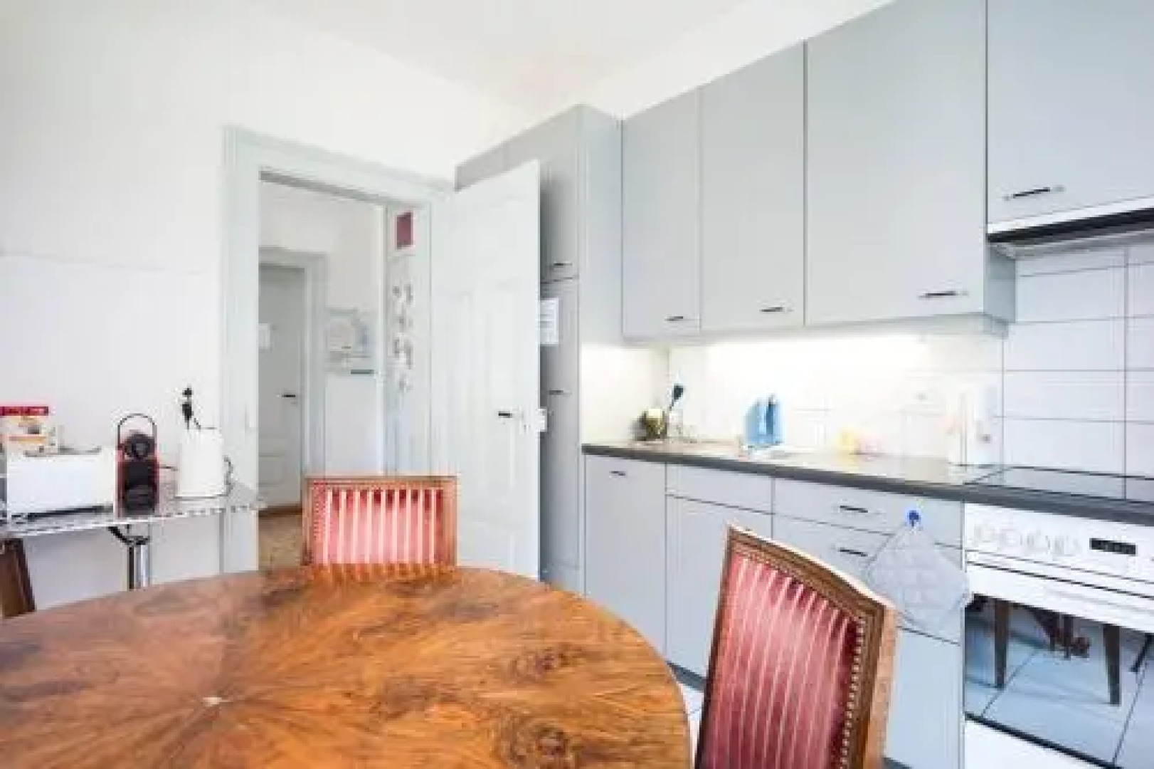 2 Zimmer in Jugendstilwohnung mit Garten (1-6 P.)