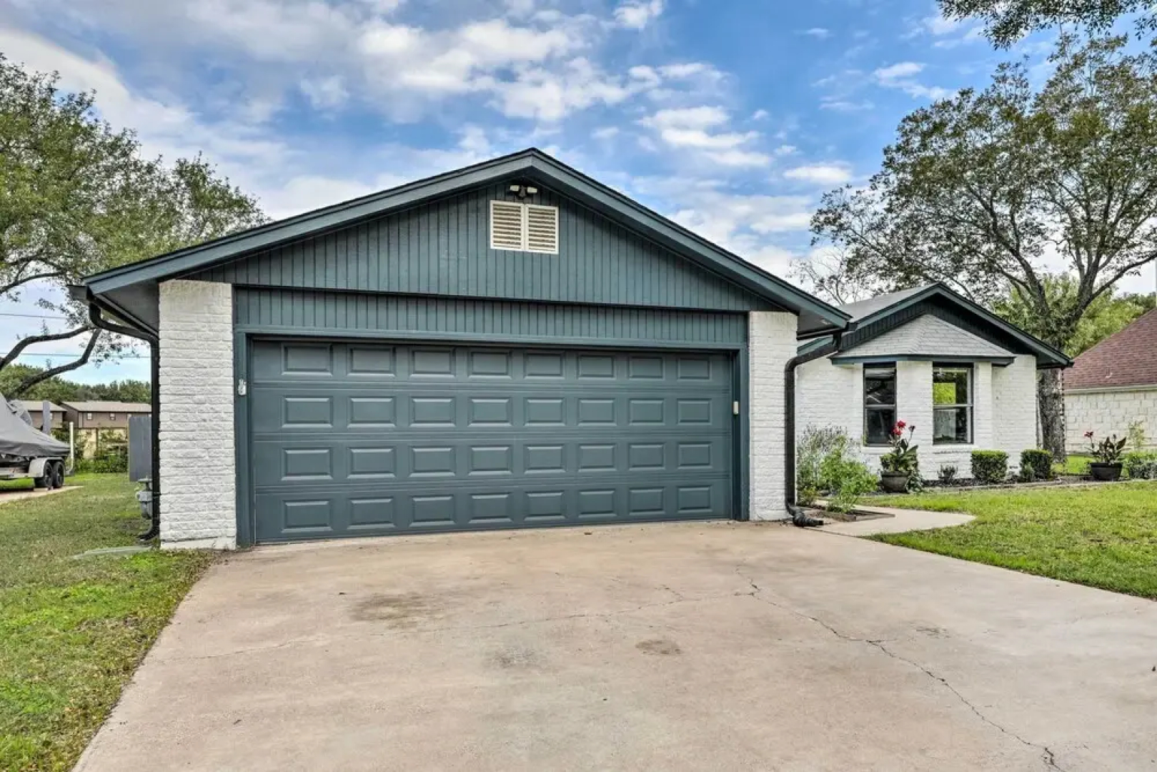 Pet-friendly Lockhart Home w/ Private Yard!