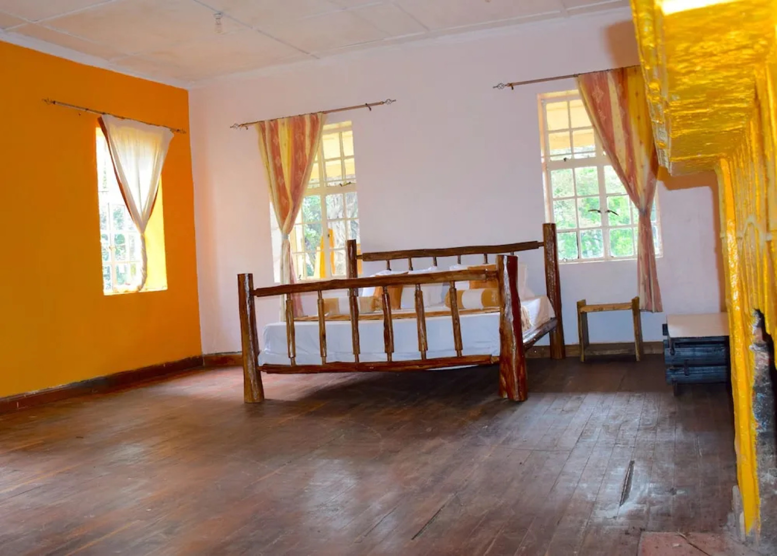 Crestwood Country House