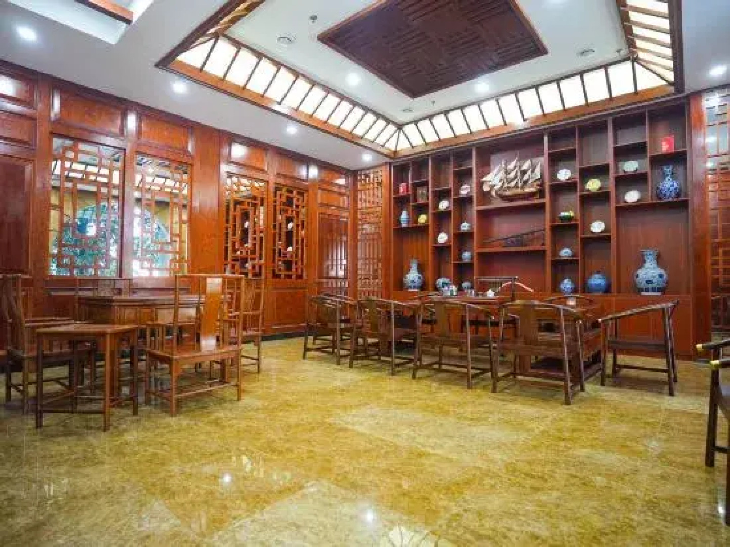 Days Hotel by Wyndham Yanshan Transport Terminal