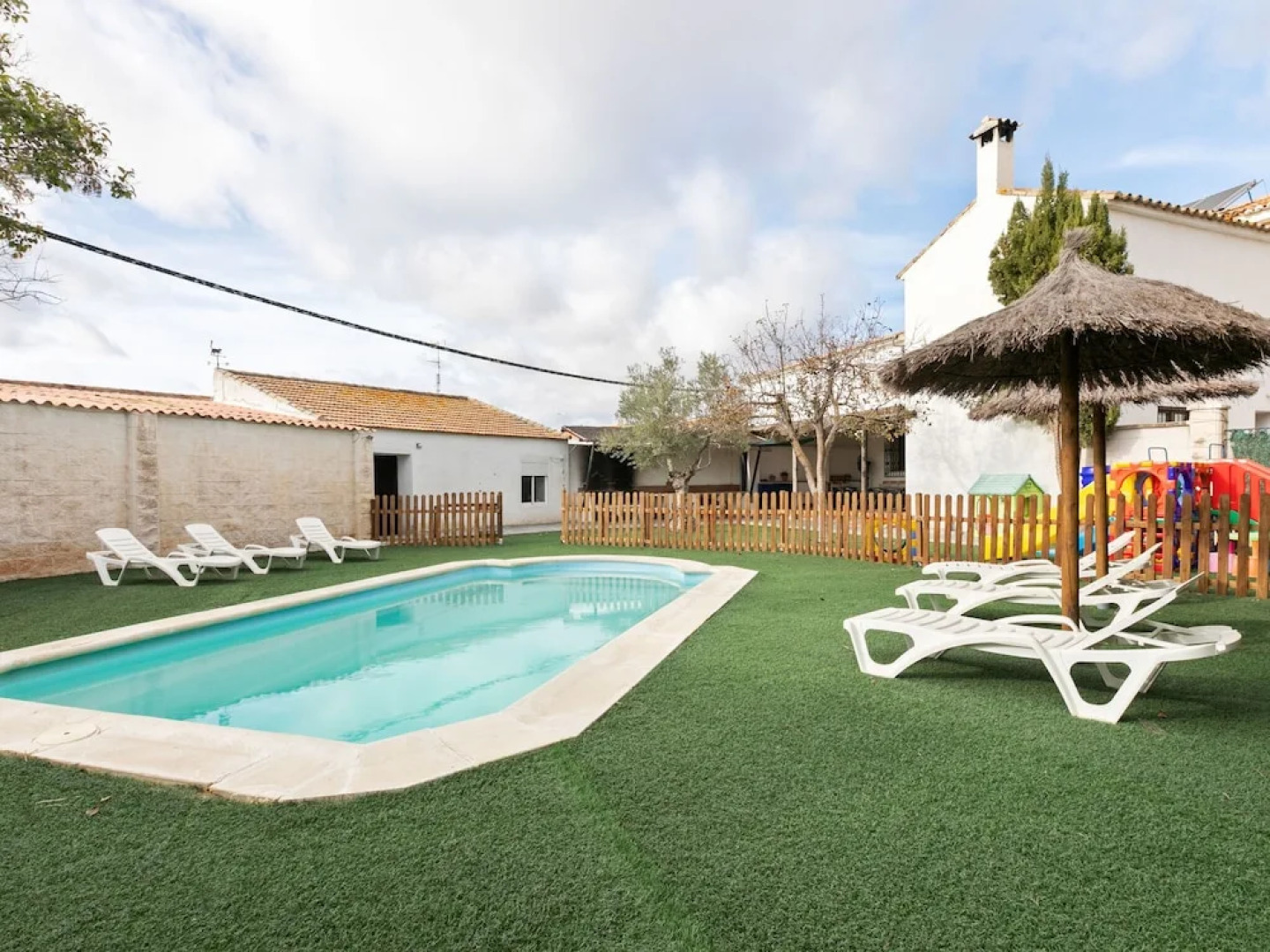 Luxurious Villa in Fuente de Piedra With Swimming Pool