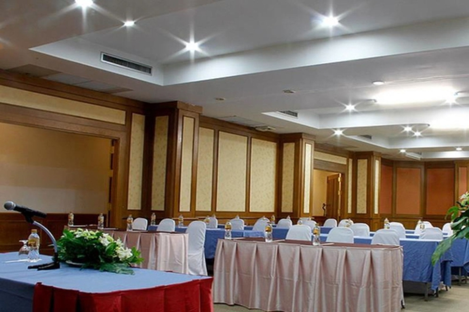 拉差布里黄金城市酒店(Golden City Hotel Ratchaburi)