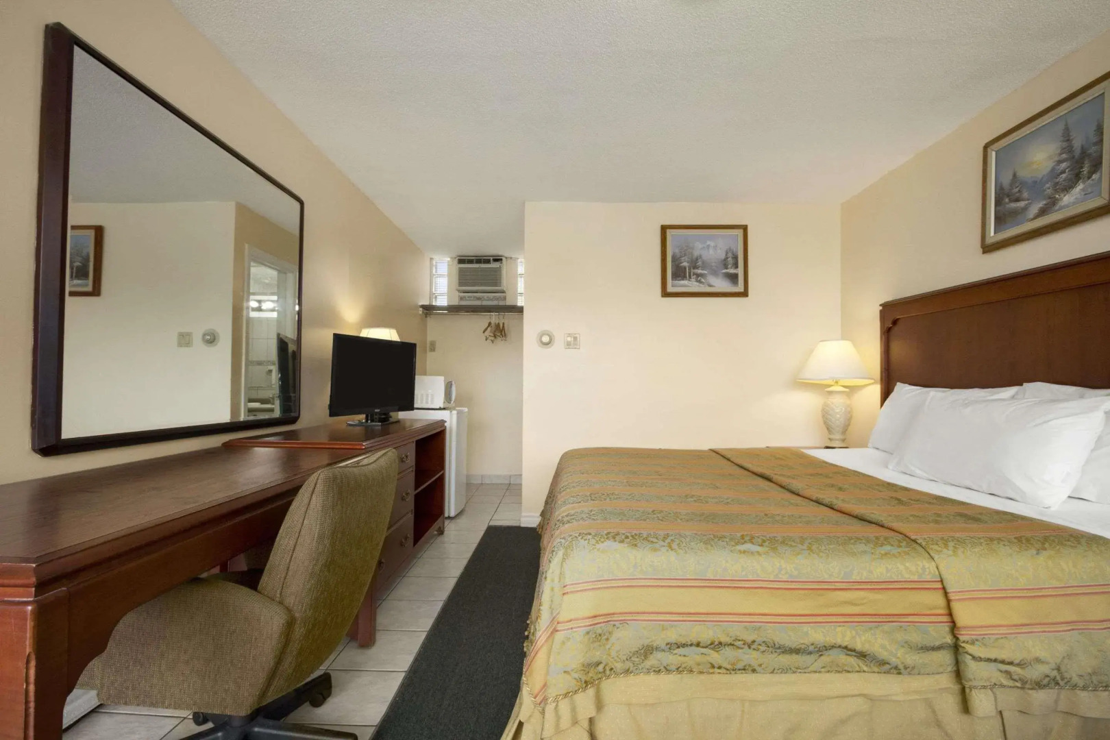 Knights Inn Burlington, ON