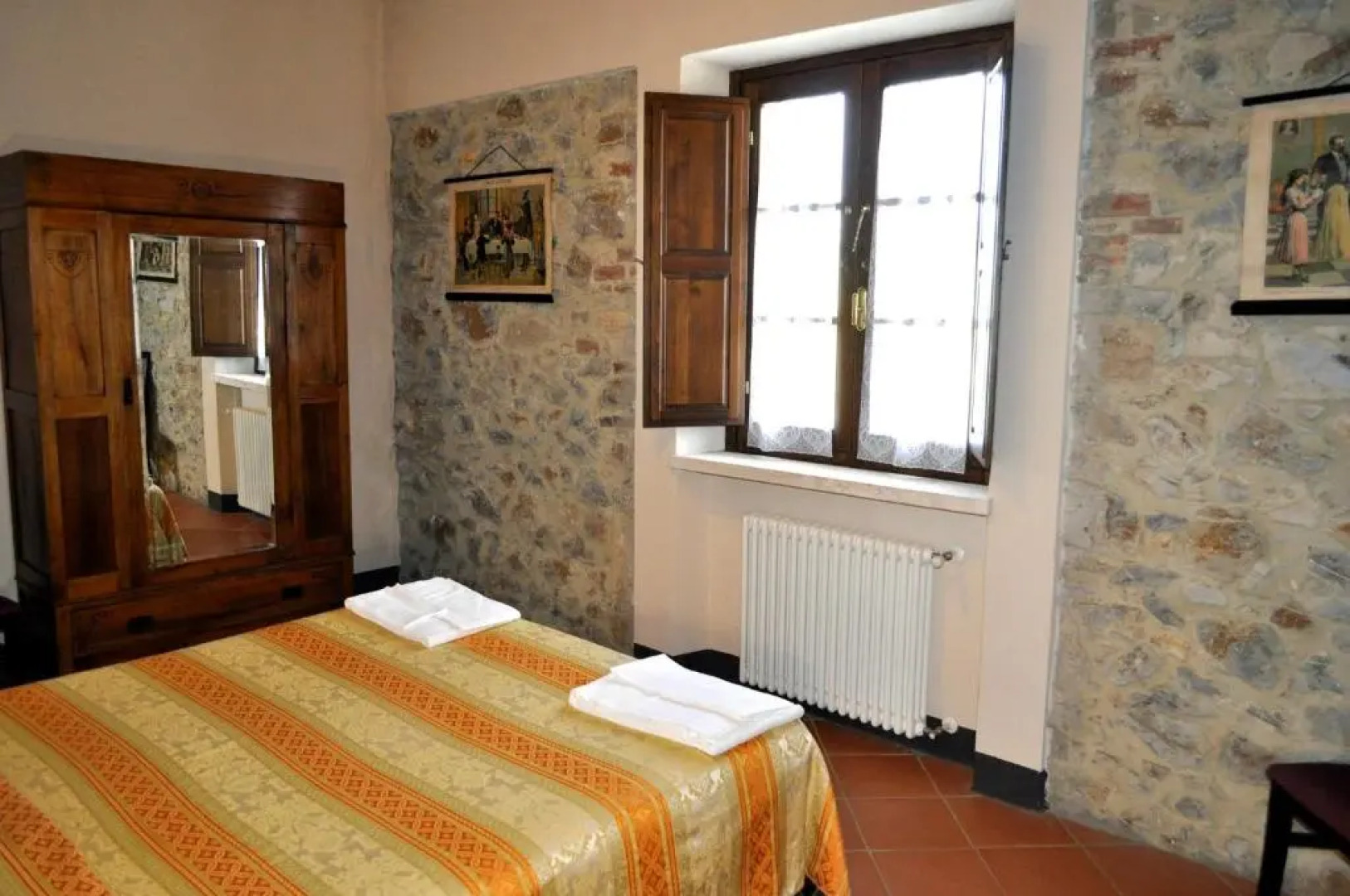 Tenuta Poggetti E Santa Laura