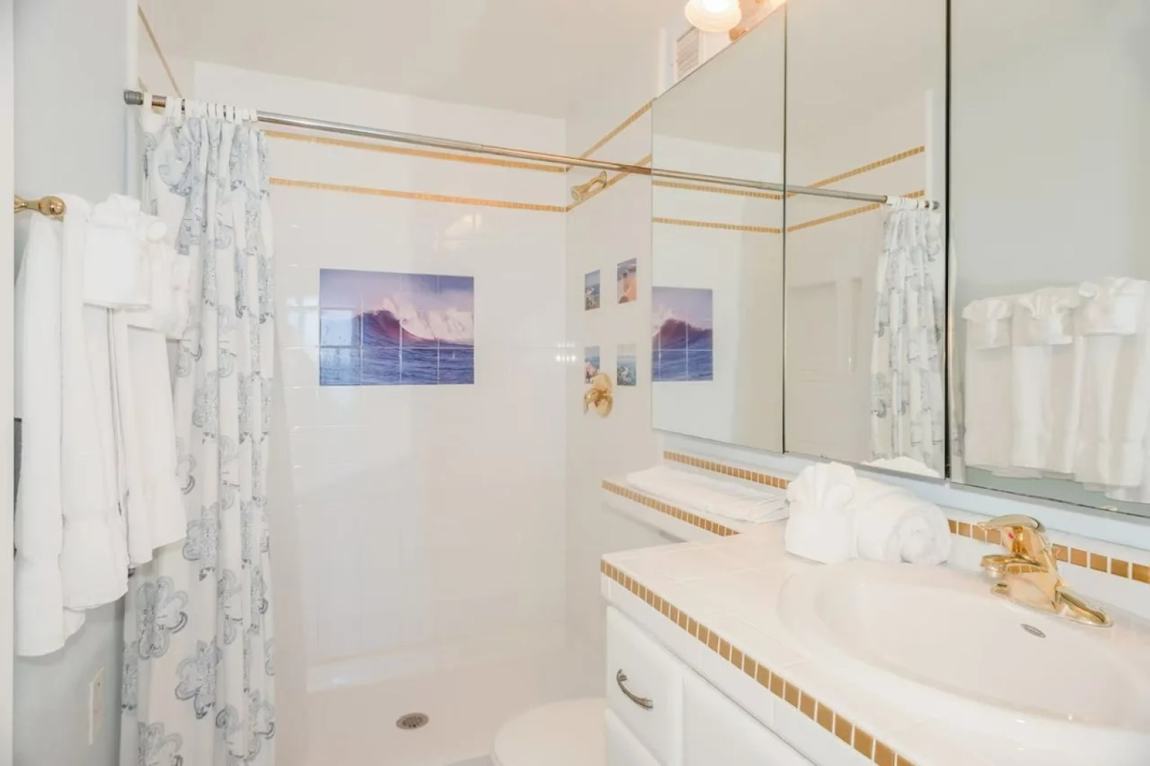 Capri by the Sea by All Seasons Resort Lodging