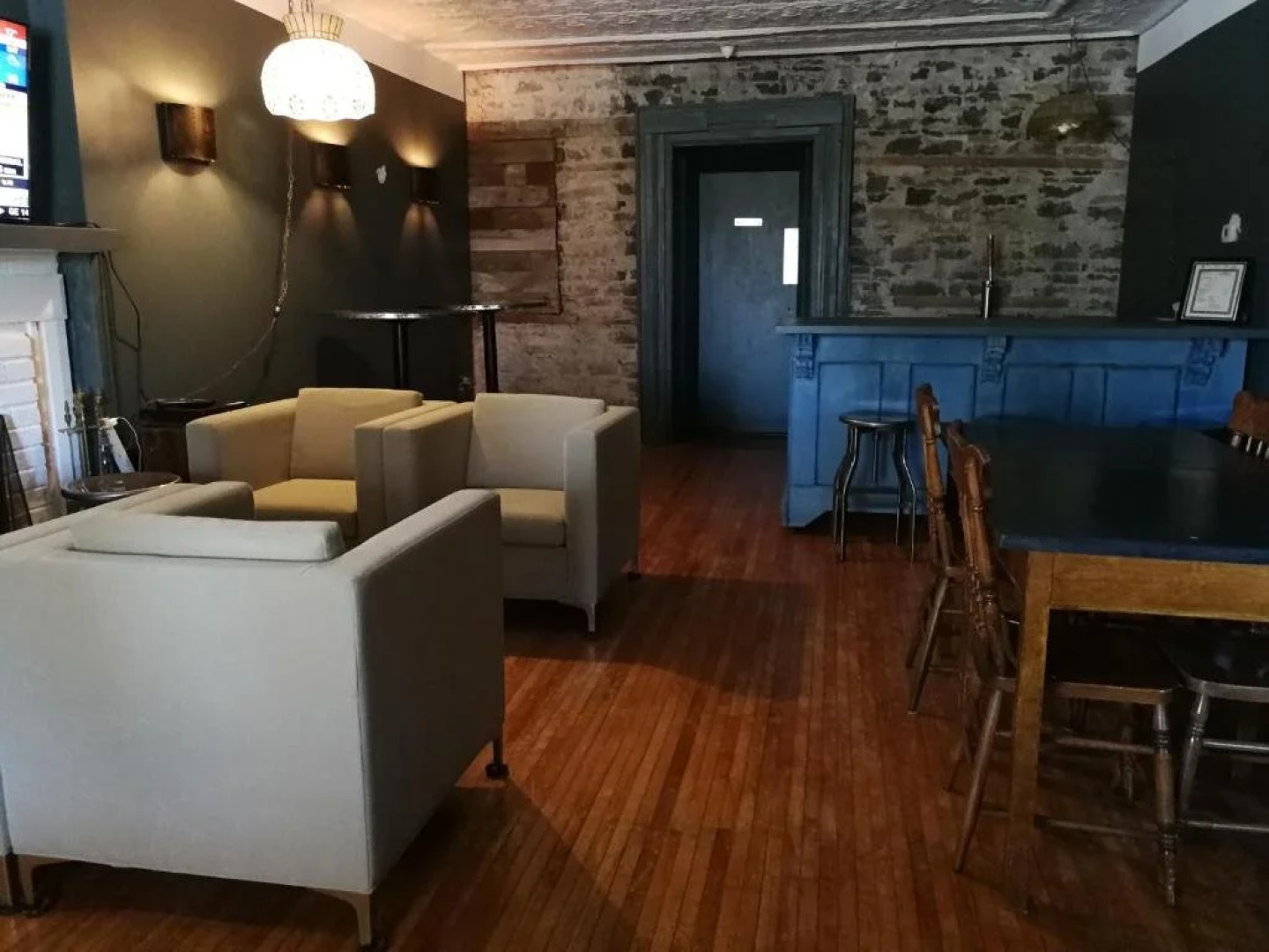 Holiday Country Manor