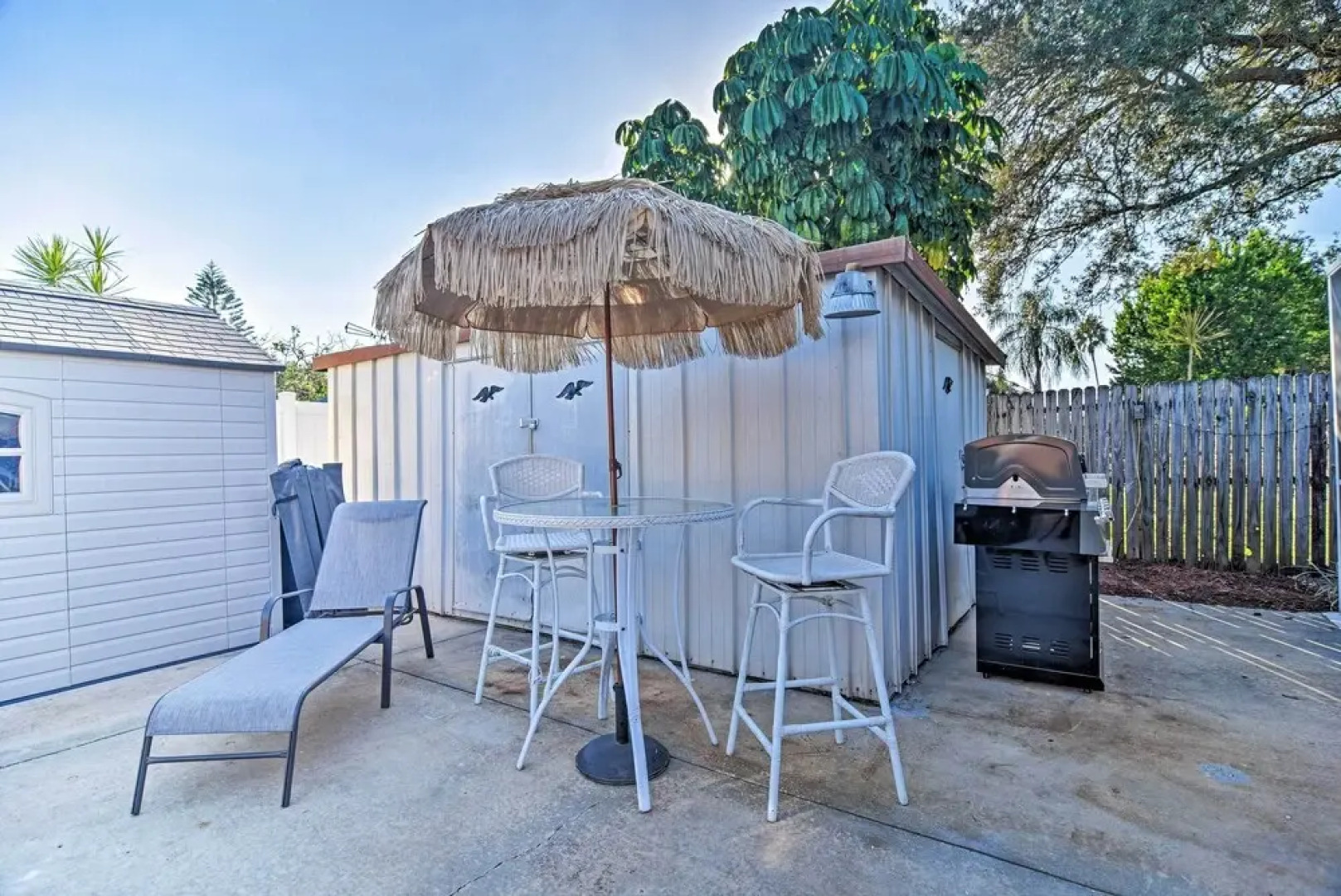 Idyllic Largo Escape w/ Private Pool & Lanai!