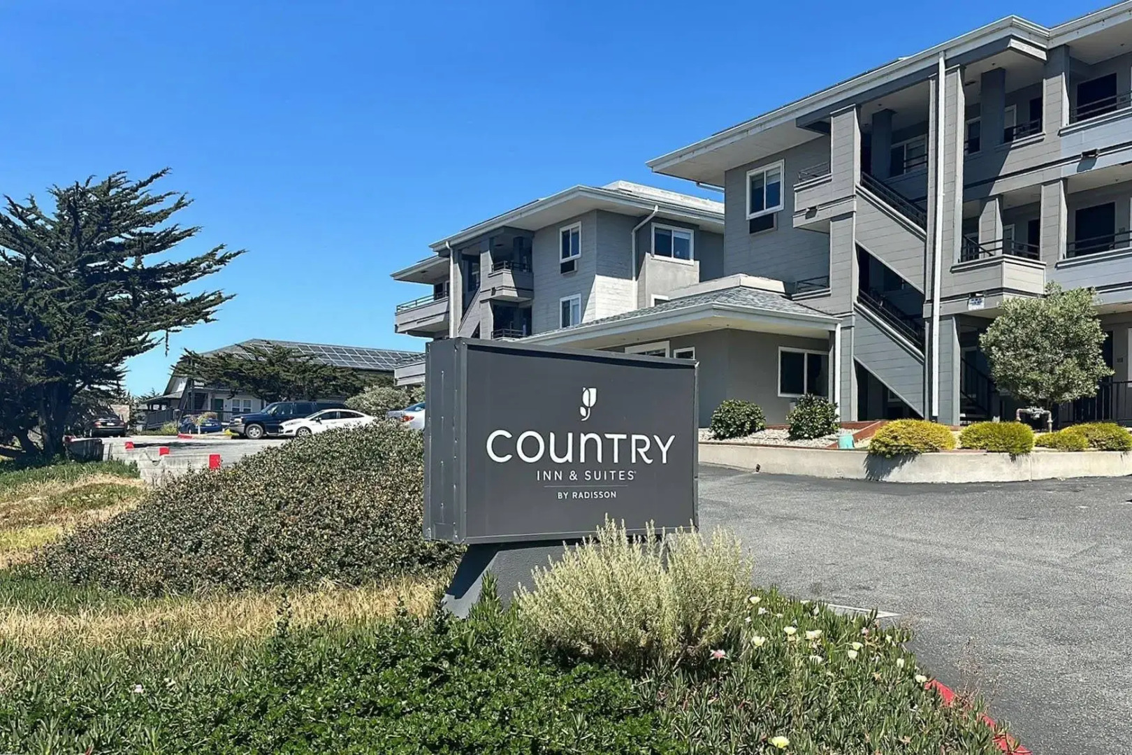 Country Inn & Suites by Radisson, Monterey Beachfront-Marina, CA