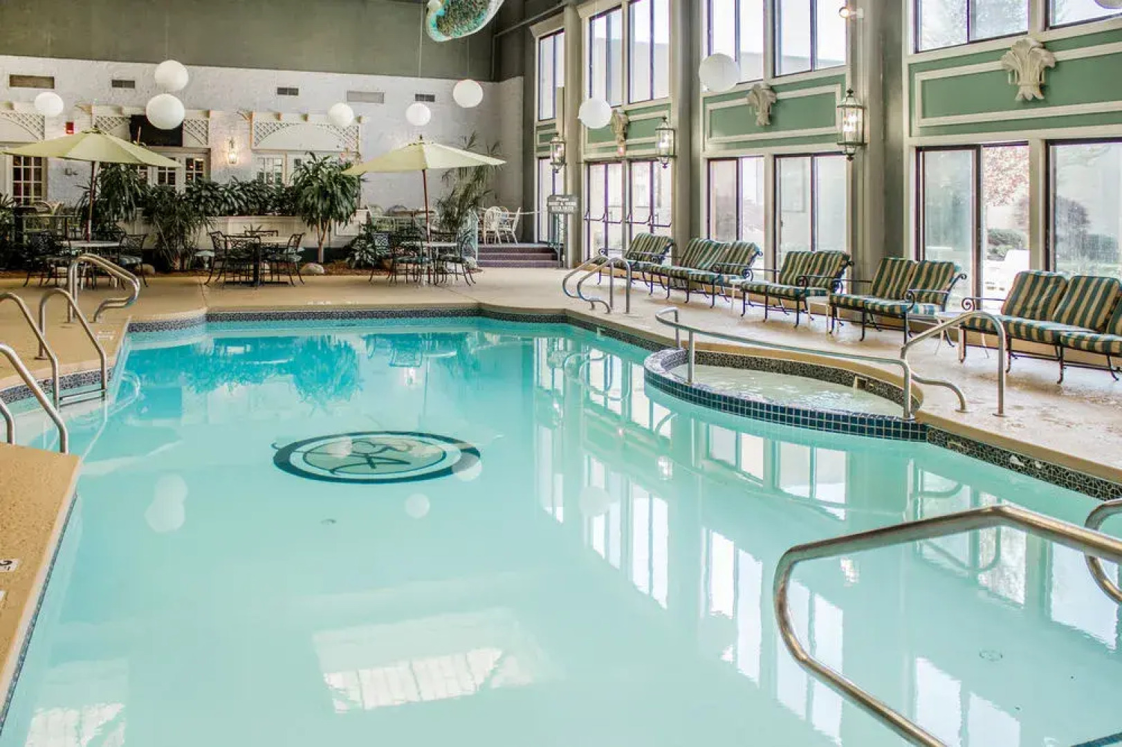 Ramada by Wyndham Bel Aire Erie