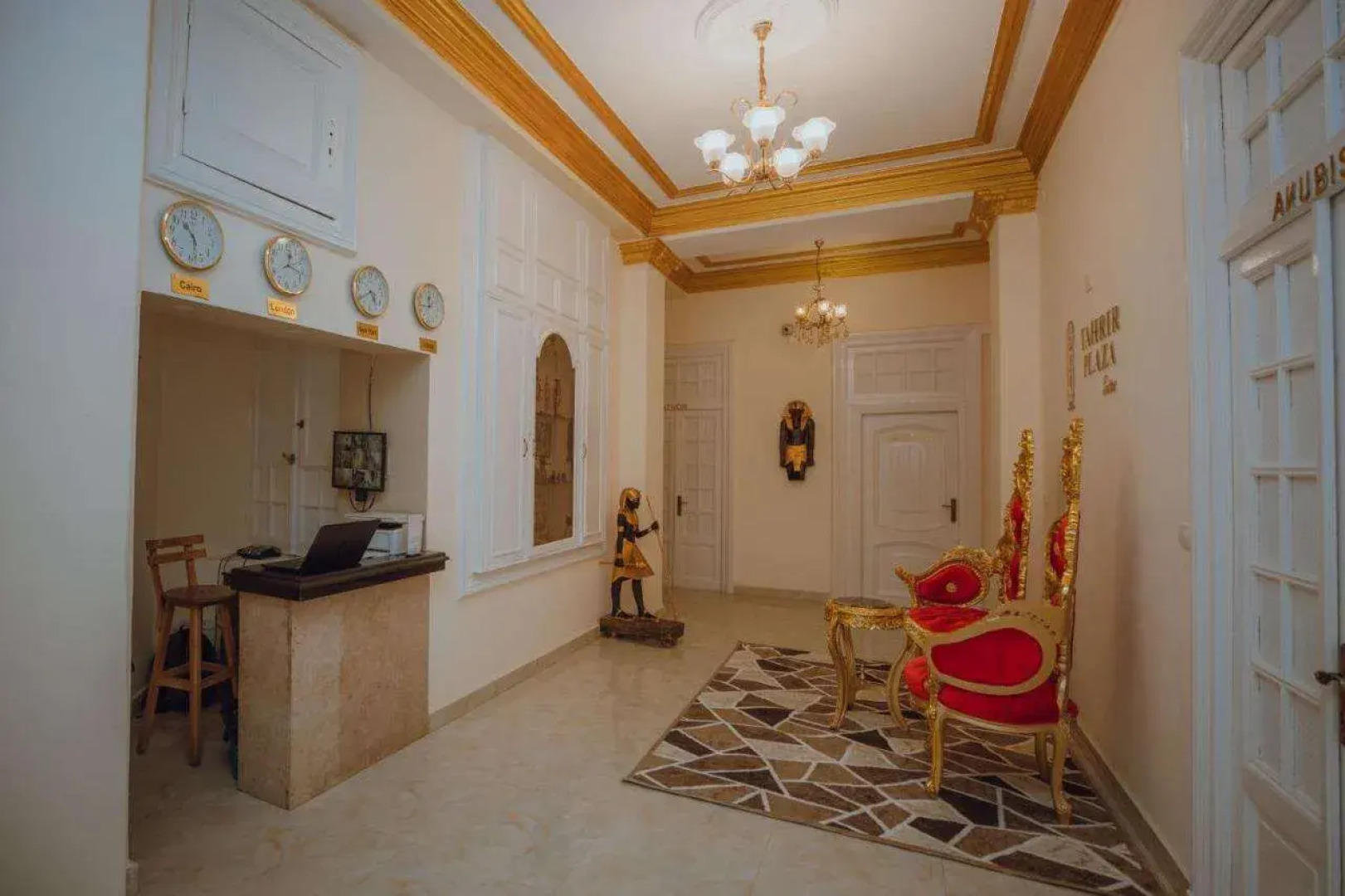 Tahrir Plaza Suites