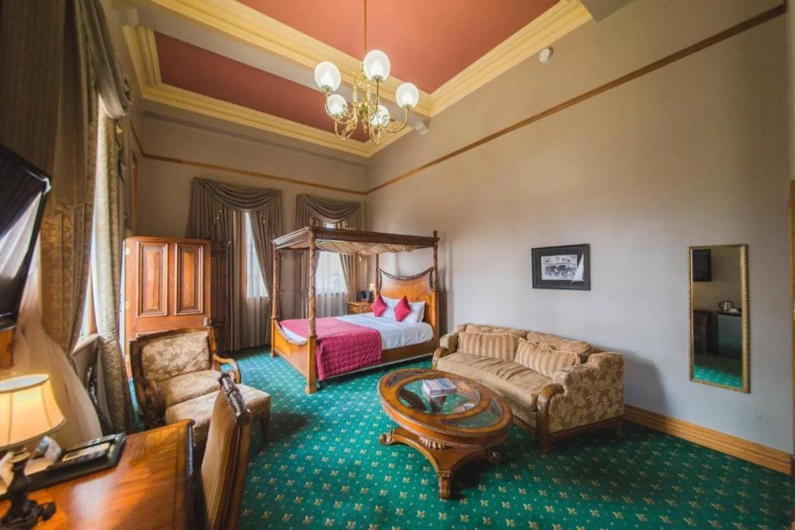 Denison Boutique Hotel
