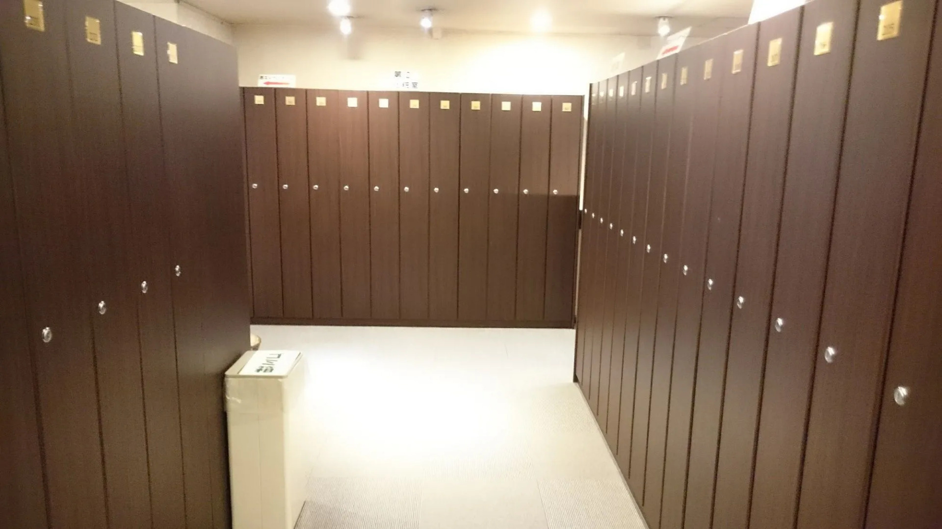Hiroshima Capsule Hotel & Sauna New Japan EX - Caters to Men