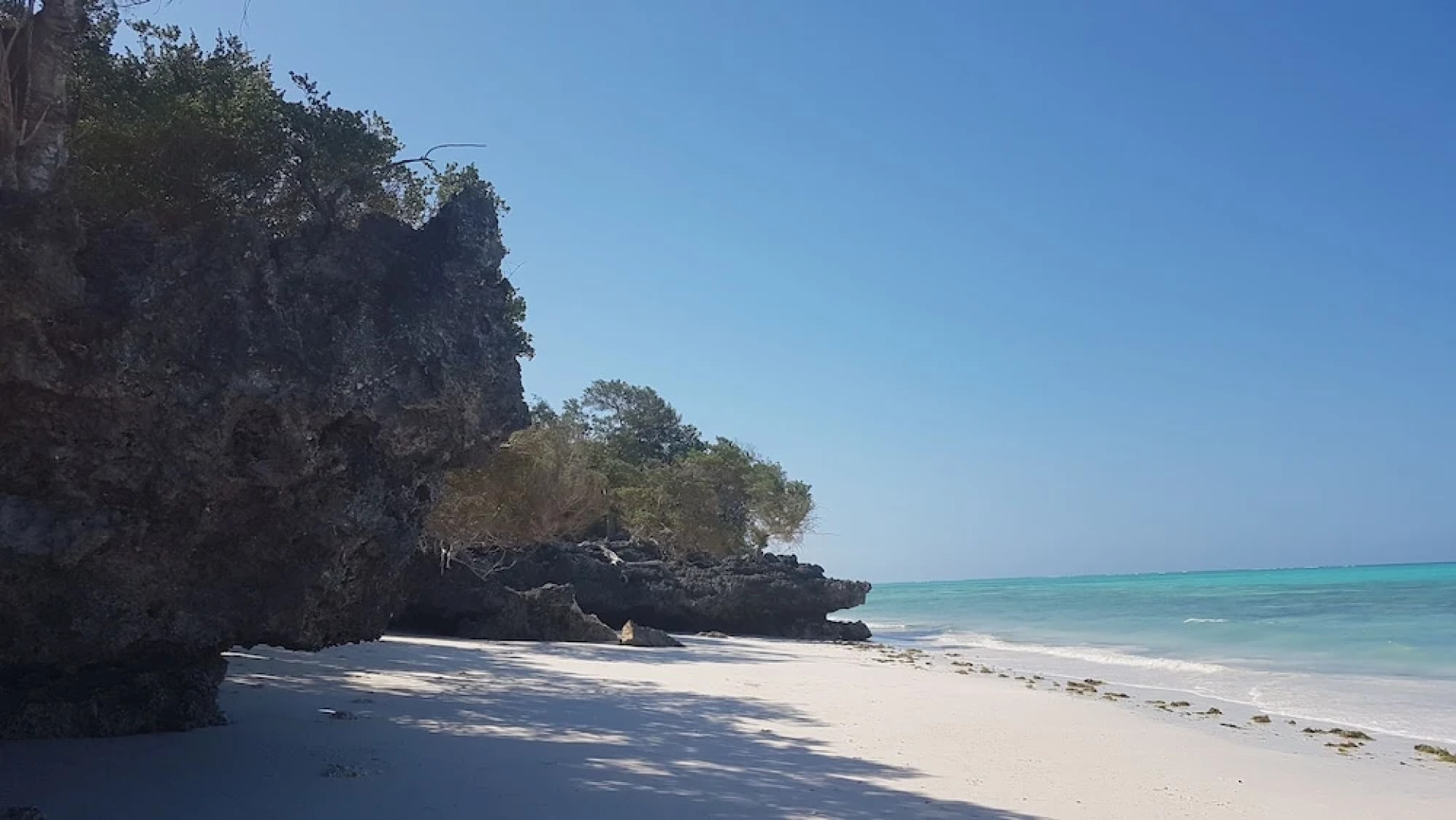 Queen of Sheba Beach Lodge