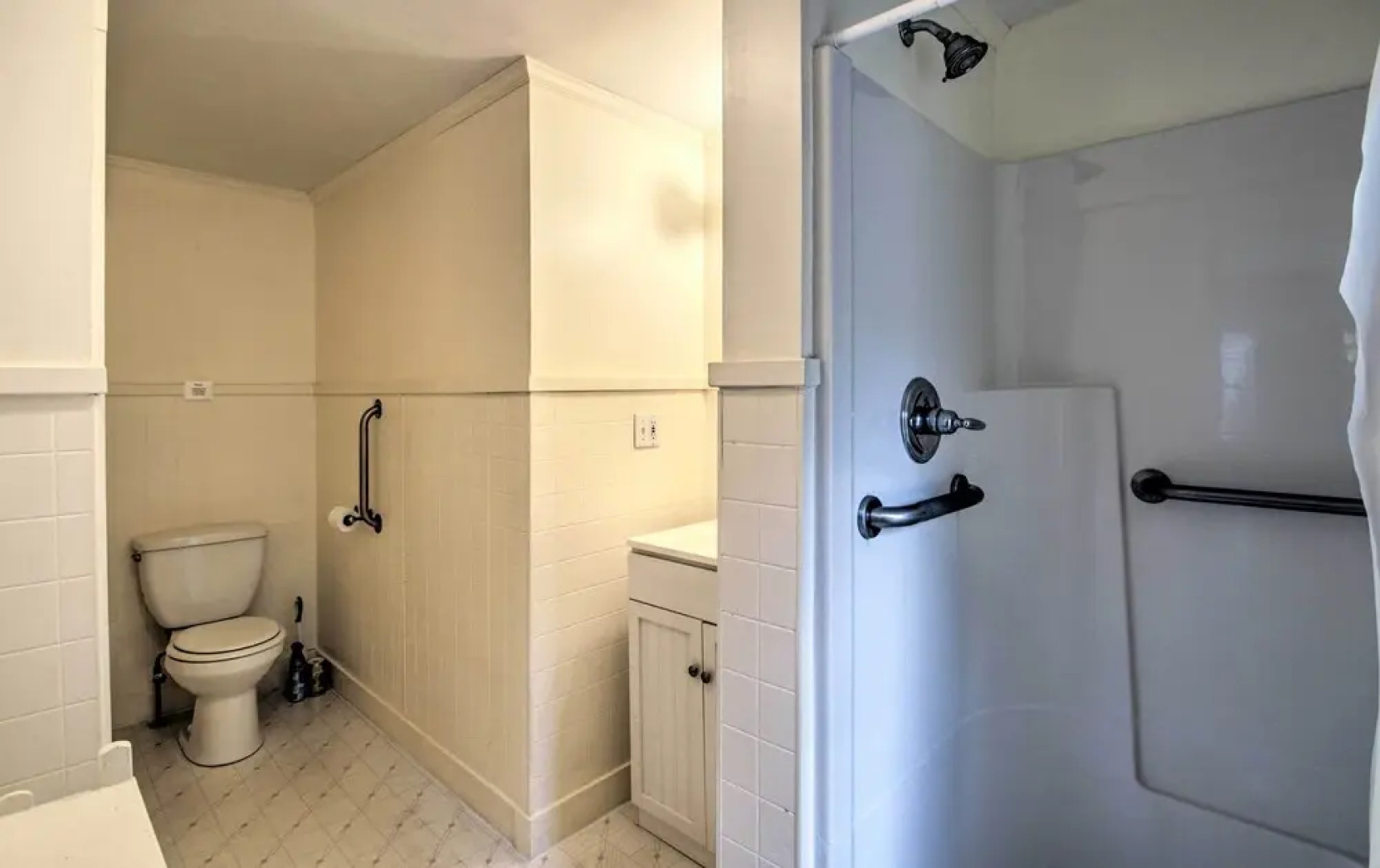 Waterfront Kennebunk Retreat on Private Beach