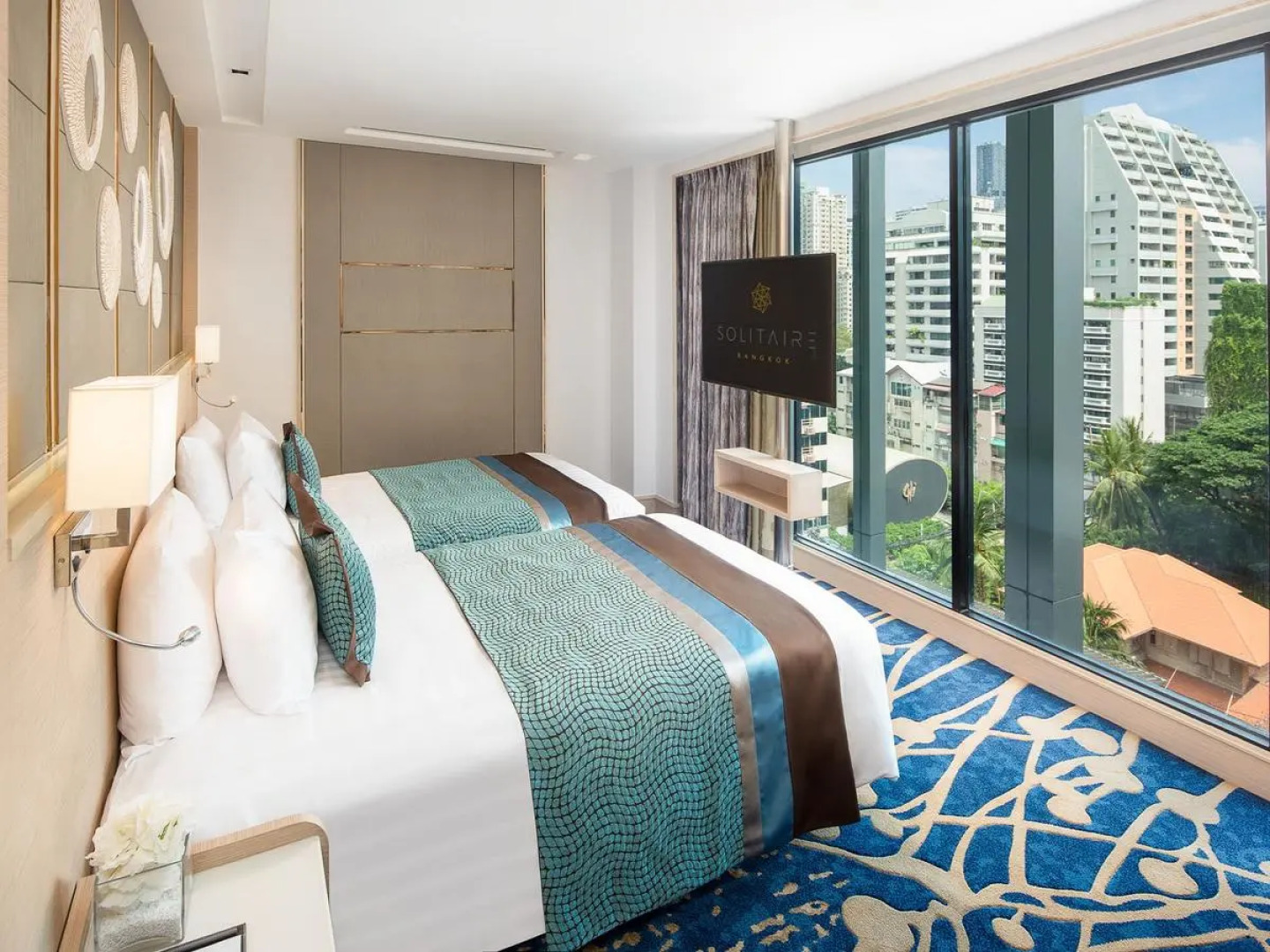 Solitaire Bangkok Sukhumvit 11