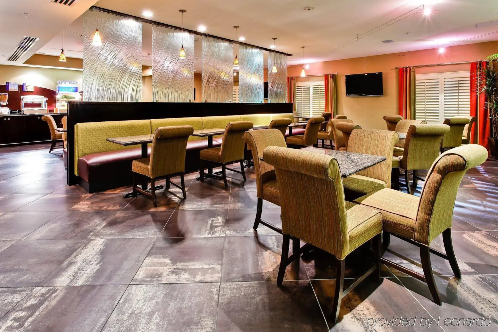 Holiday Inn Express Hotel & Suites Dallas South - Desoto by IHG