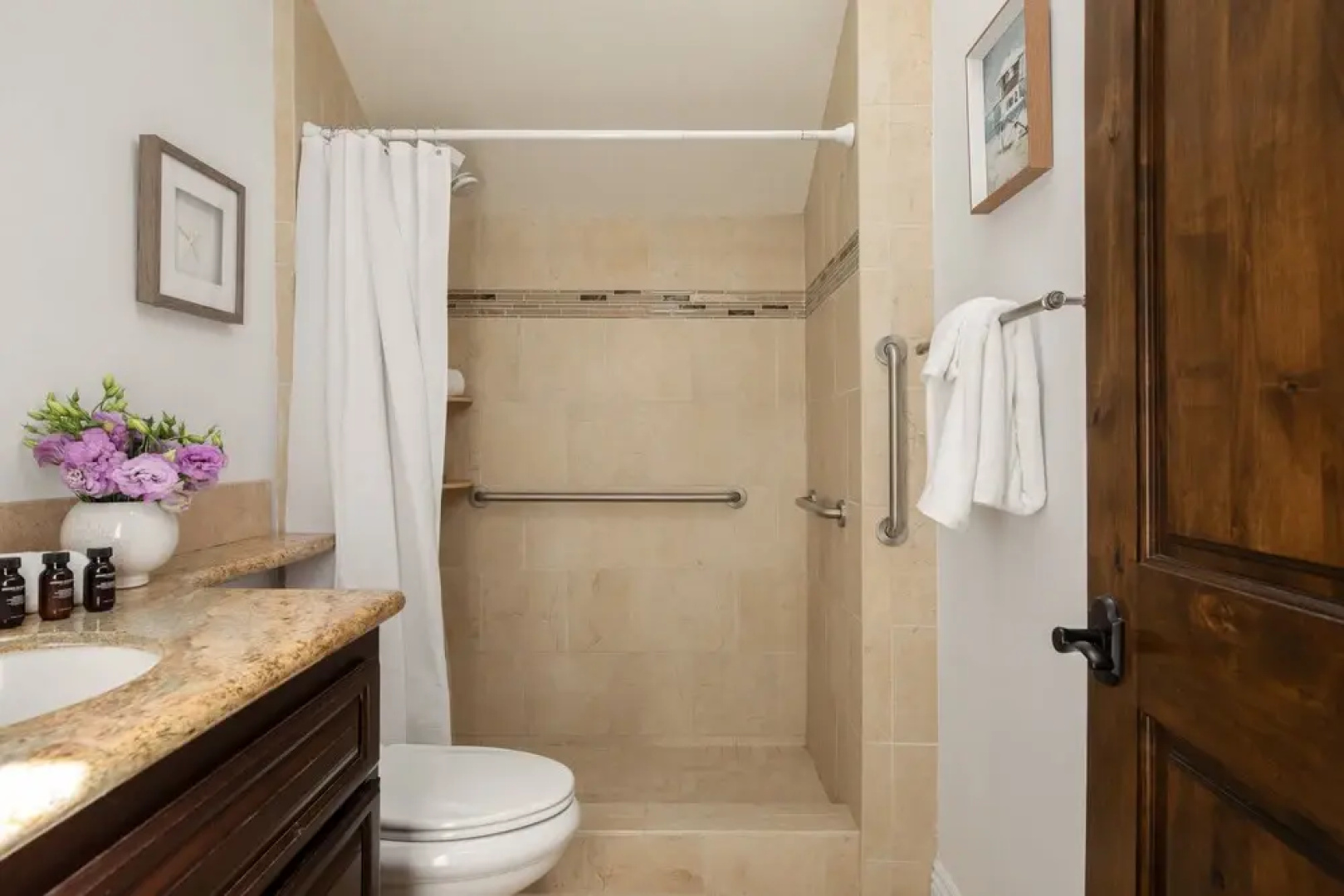 Villa Cabernet by Avantstay Expansive & Private Estate w/ Pool, Hot Tub & Outdoor Kitchen!
