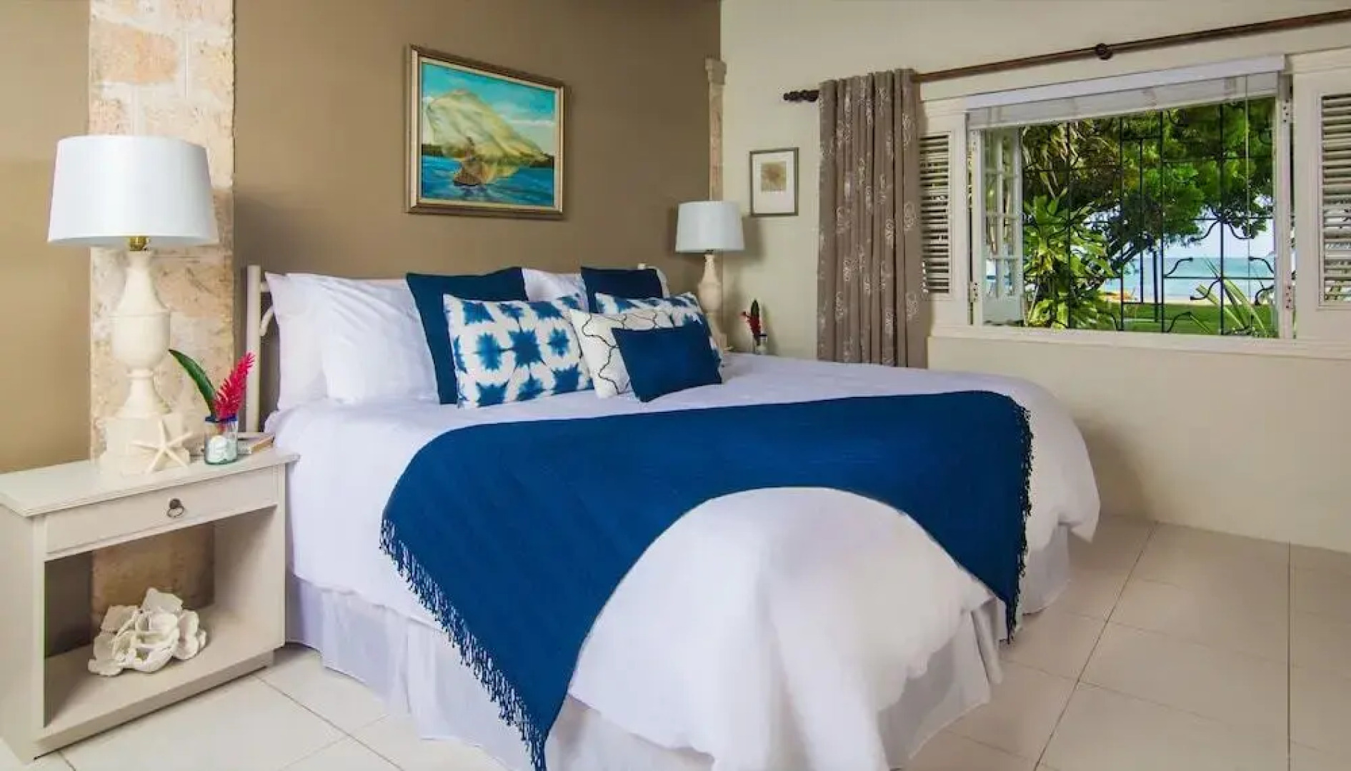 3 Br Beachfront Villa - Discovery Bay - Prj 1216