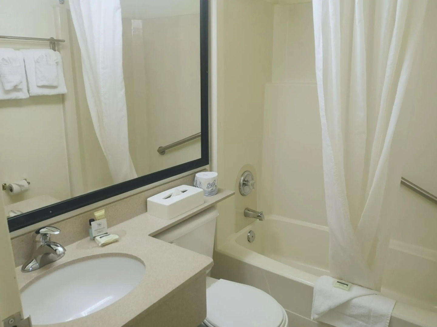 Travelodge by Wyndham Edmonton West