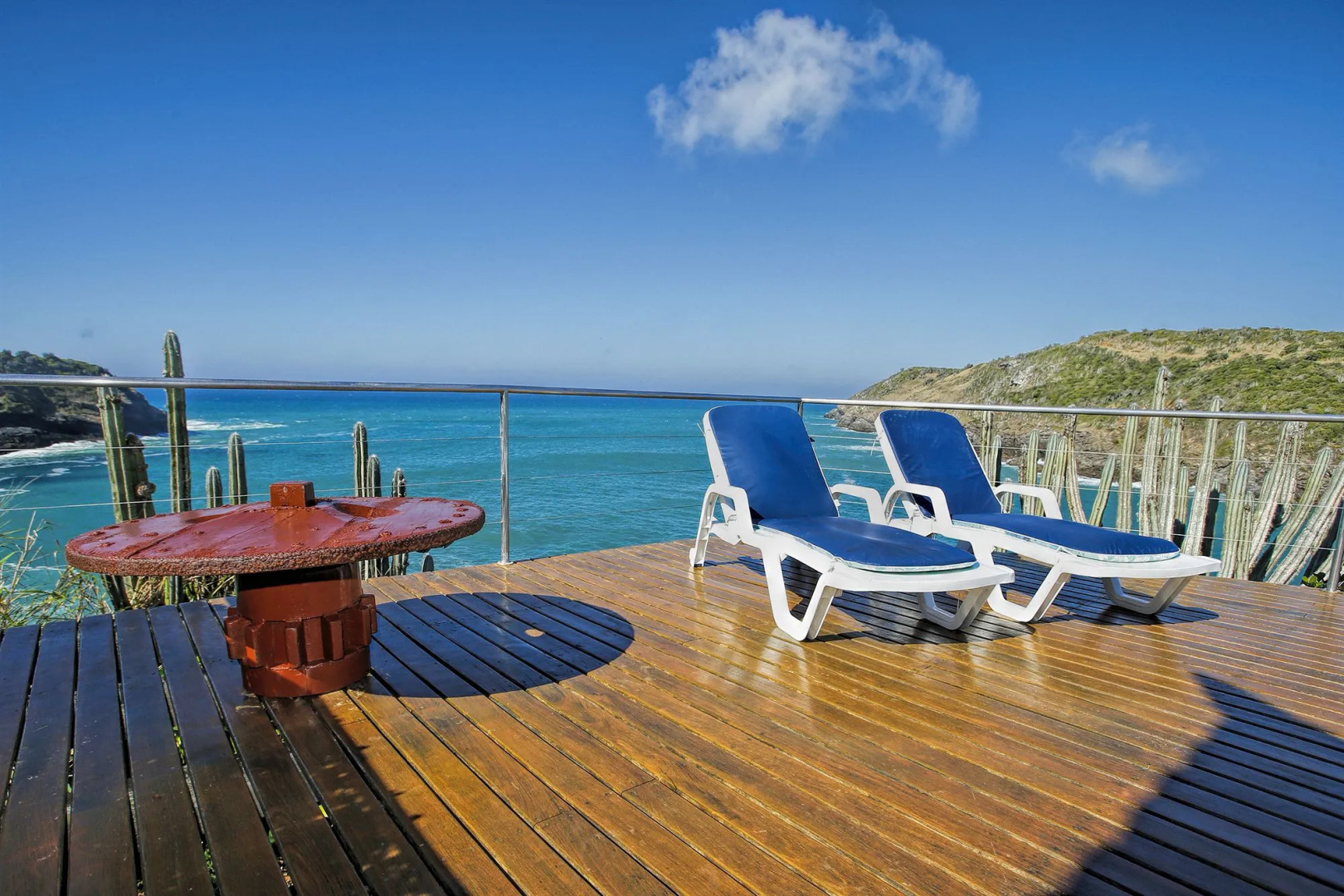 Cliffside Luxury Inn