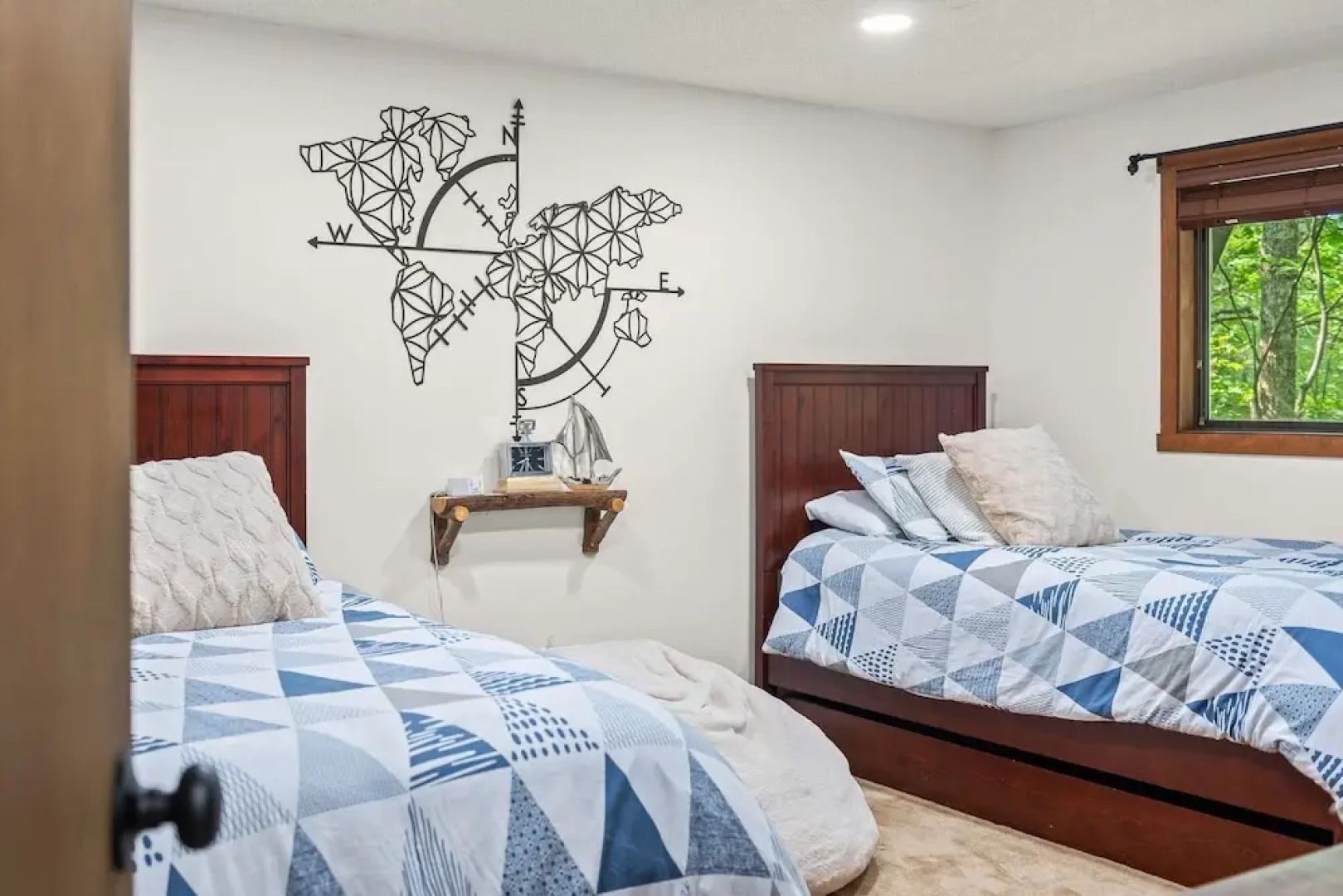 The Bear s Den by Avantstay Prime Location Renovated w Movie Game Room