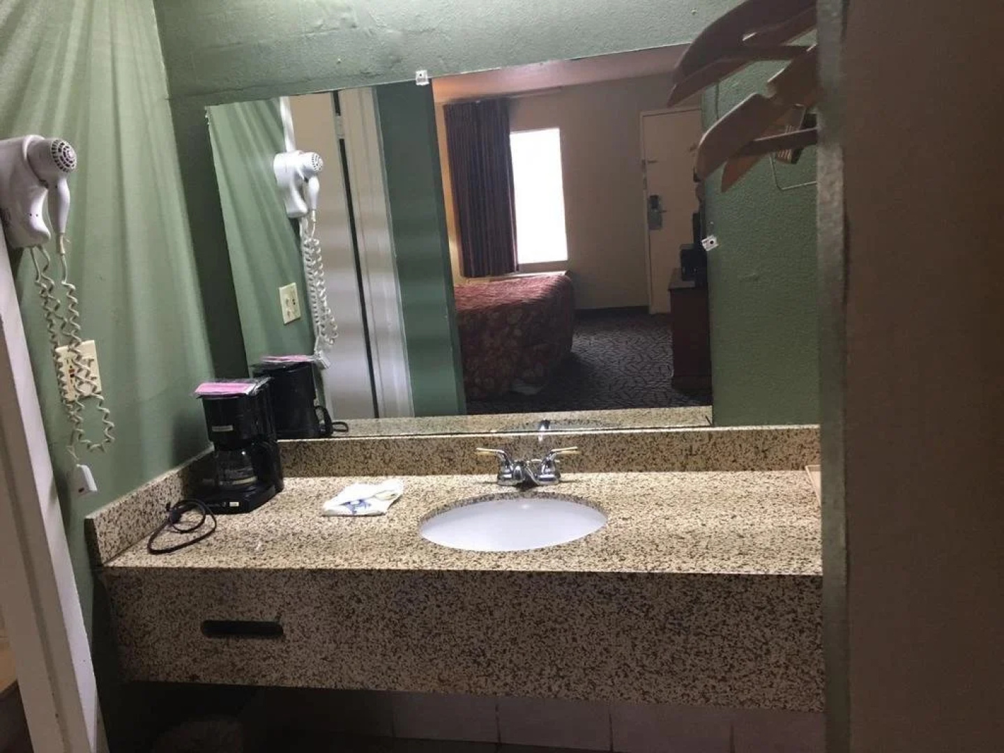 Excellent Inn & Suites