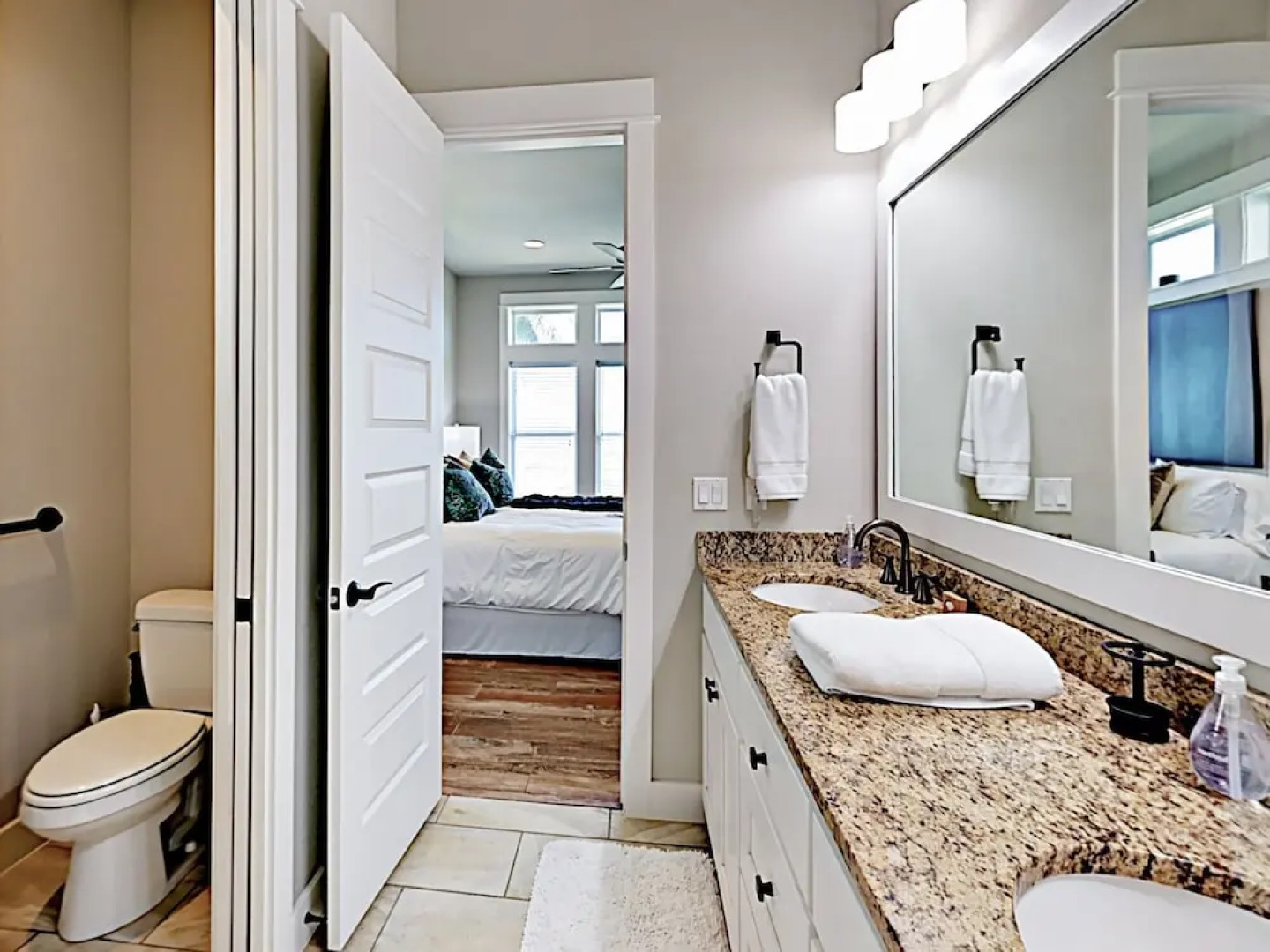 Luxe Waterfront - 3 Br Home