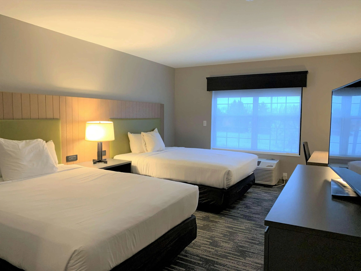 Country Inn & Suites by Radisson, Madison, WI