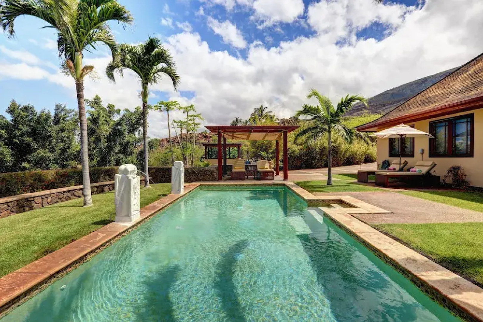 Aloha Spirit Maui 2 Bedroom Home by RedAwning