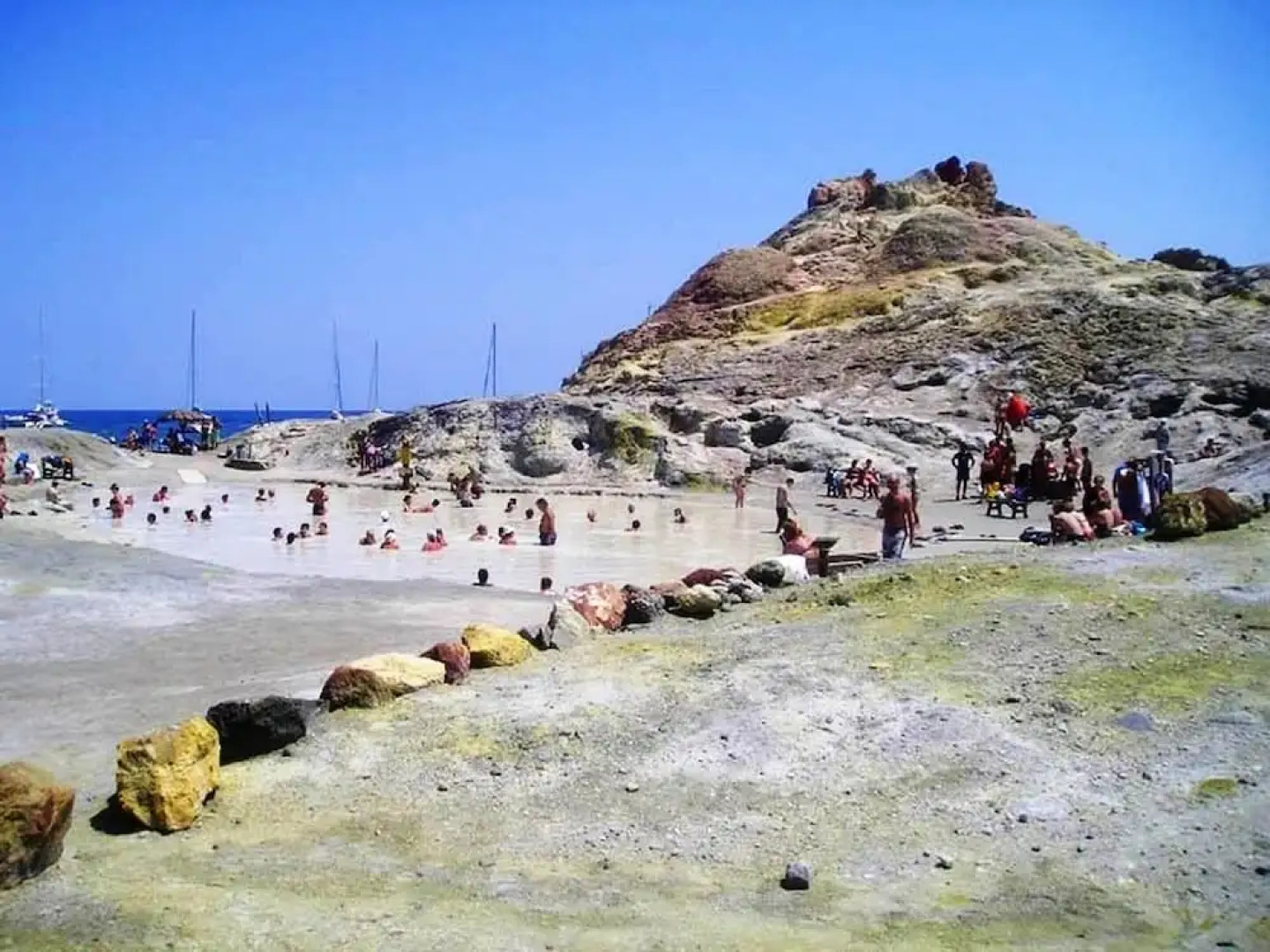 House With 2 Bedrooms in Vulcano, With Enclosed Garden Near the Beach