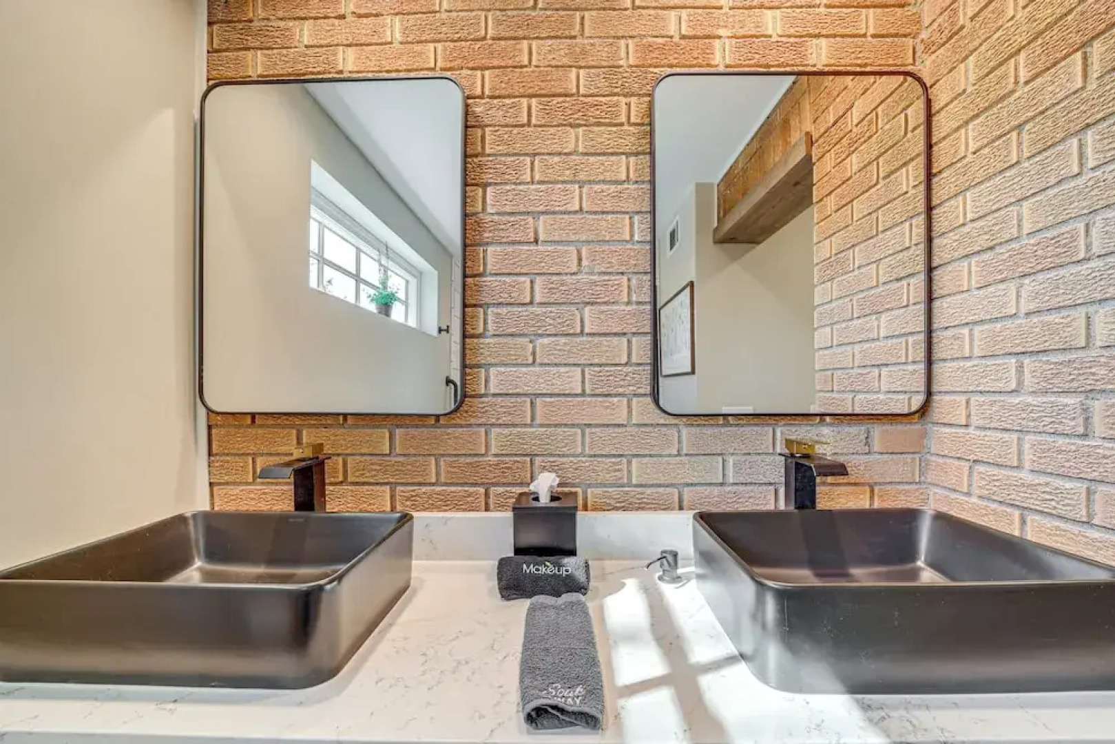 < 9 Mi to Dtwn Tulsa: Lovely Home w/ Yard & Deck!