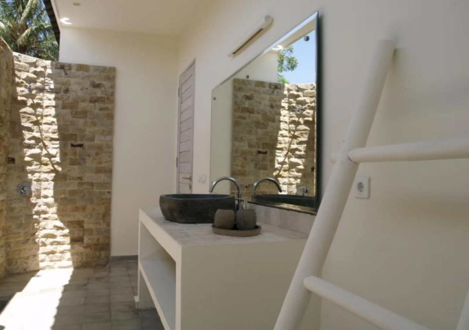 Tamoa Boutique Hotel