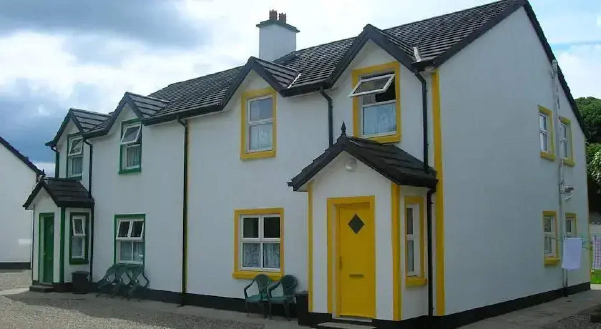 Riverbank Cottages