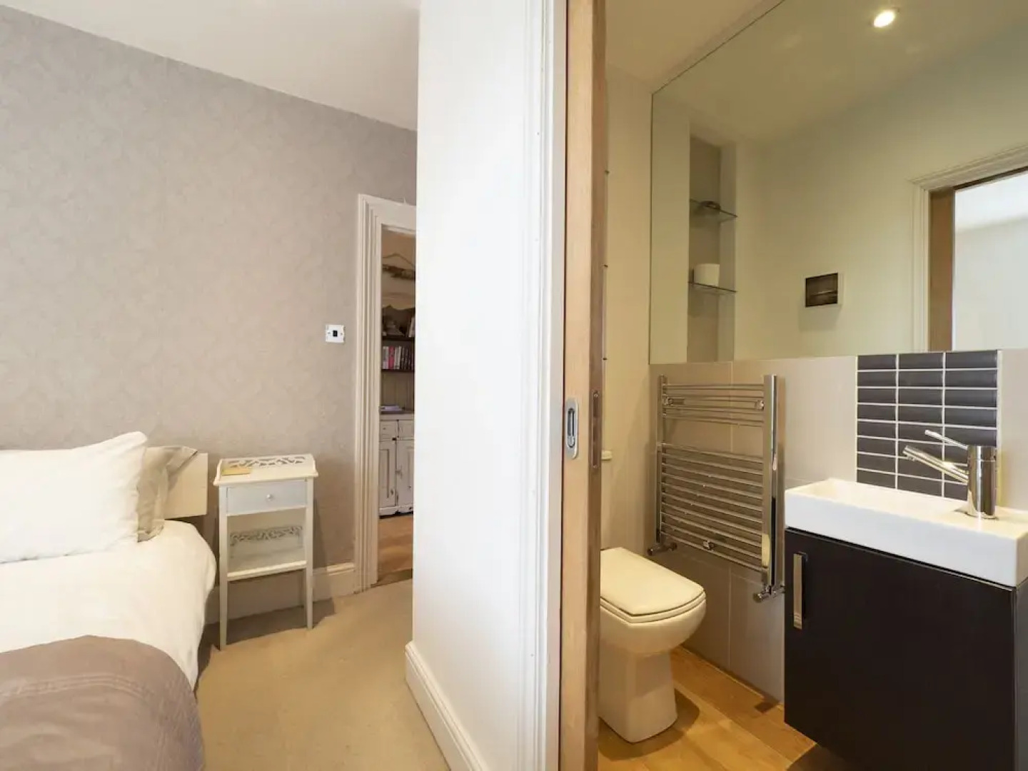 Sail Away - 2-Bed Apartment by the Beach