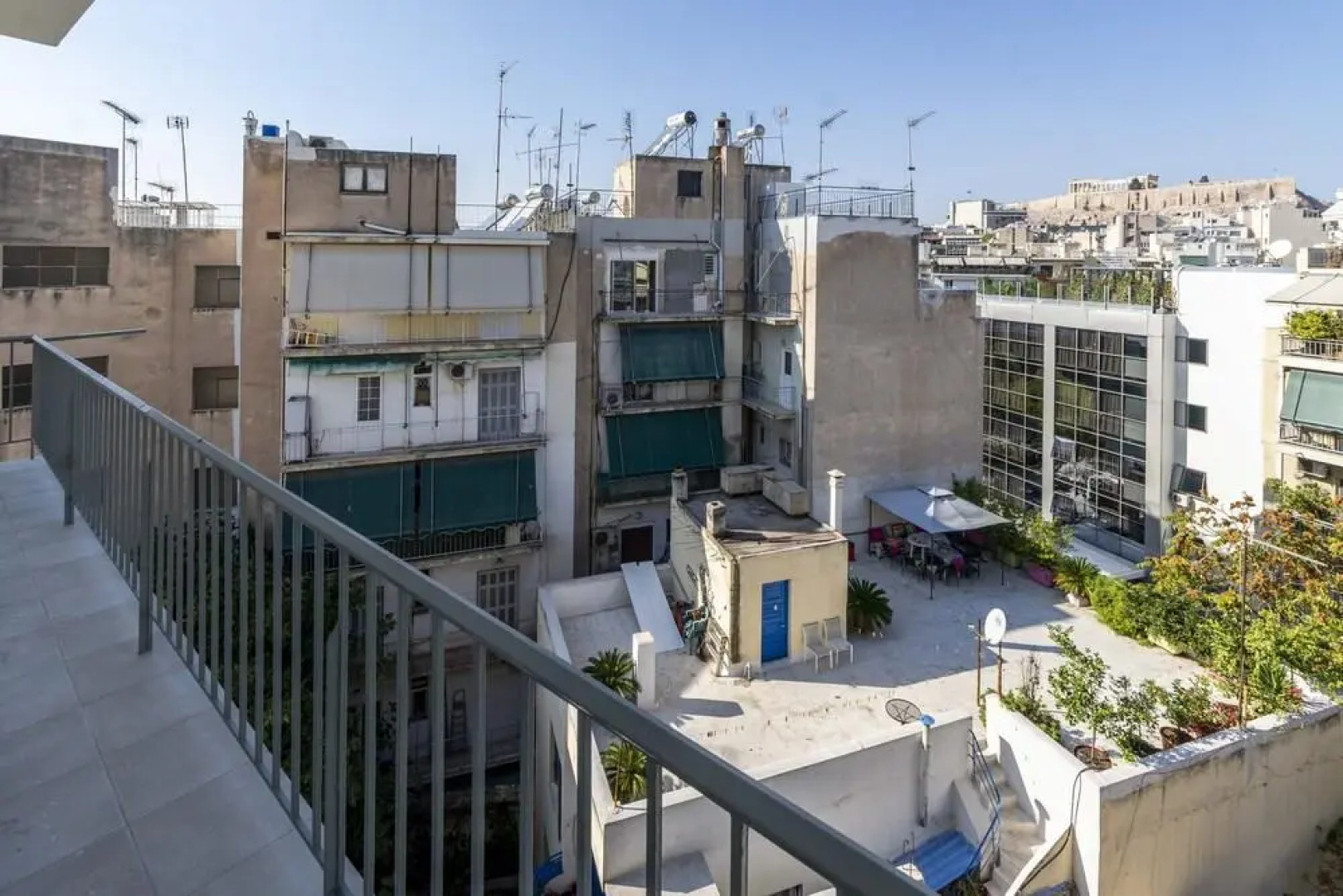 “Dandelion” apartment with an Acropolis view