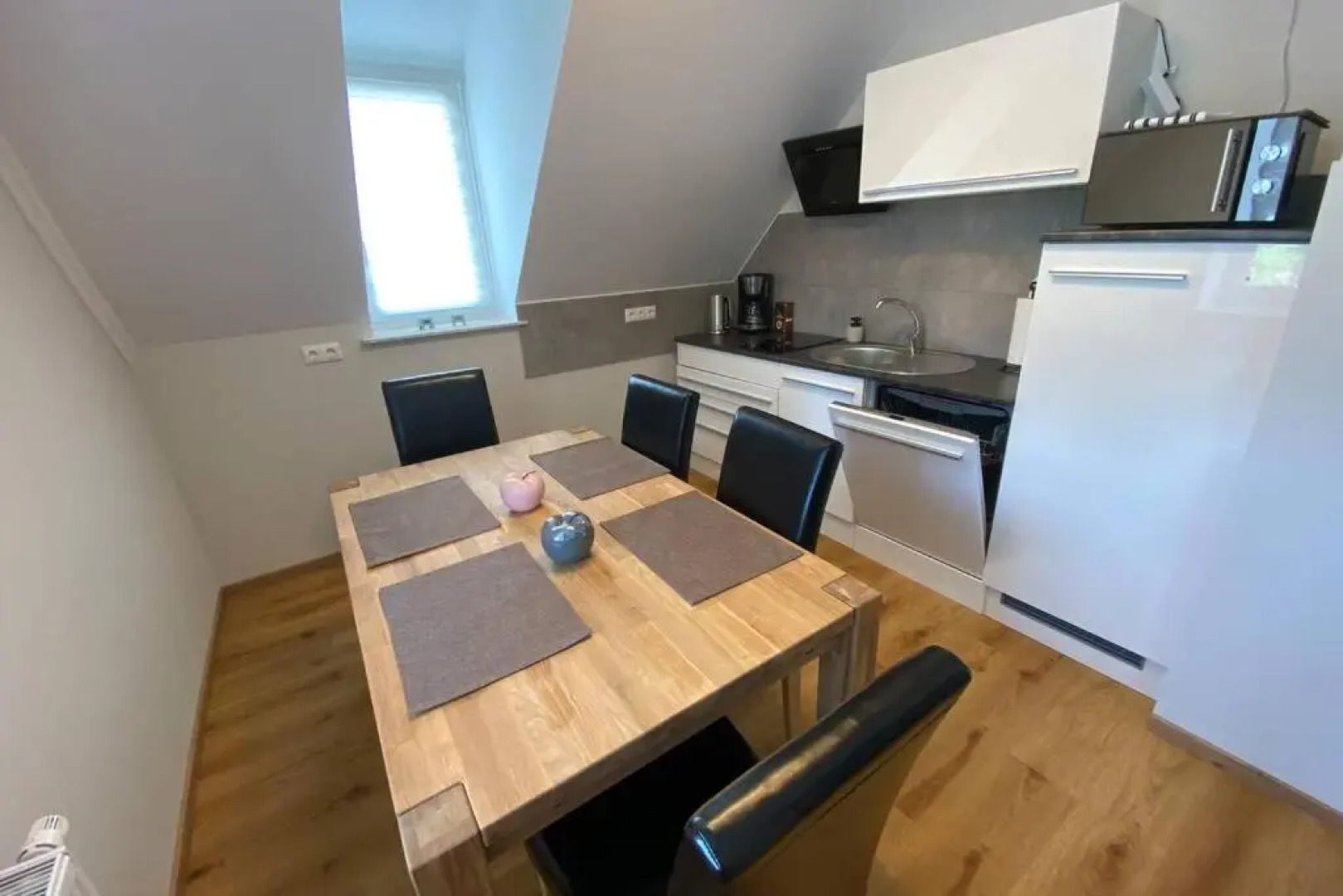 Schöne drei Raumwohnung. Hell,stilvoll, gemütlich.