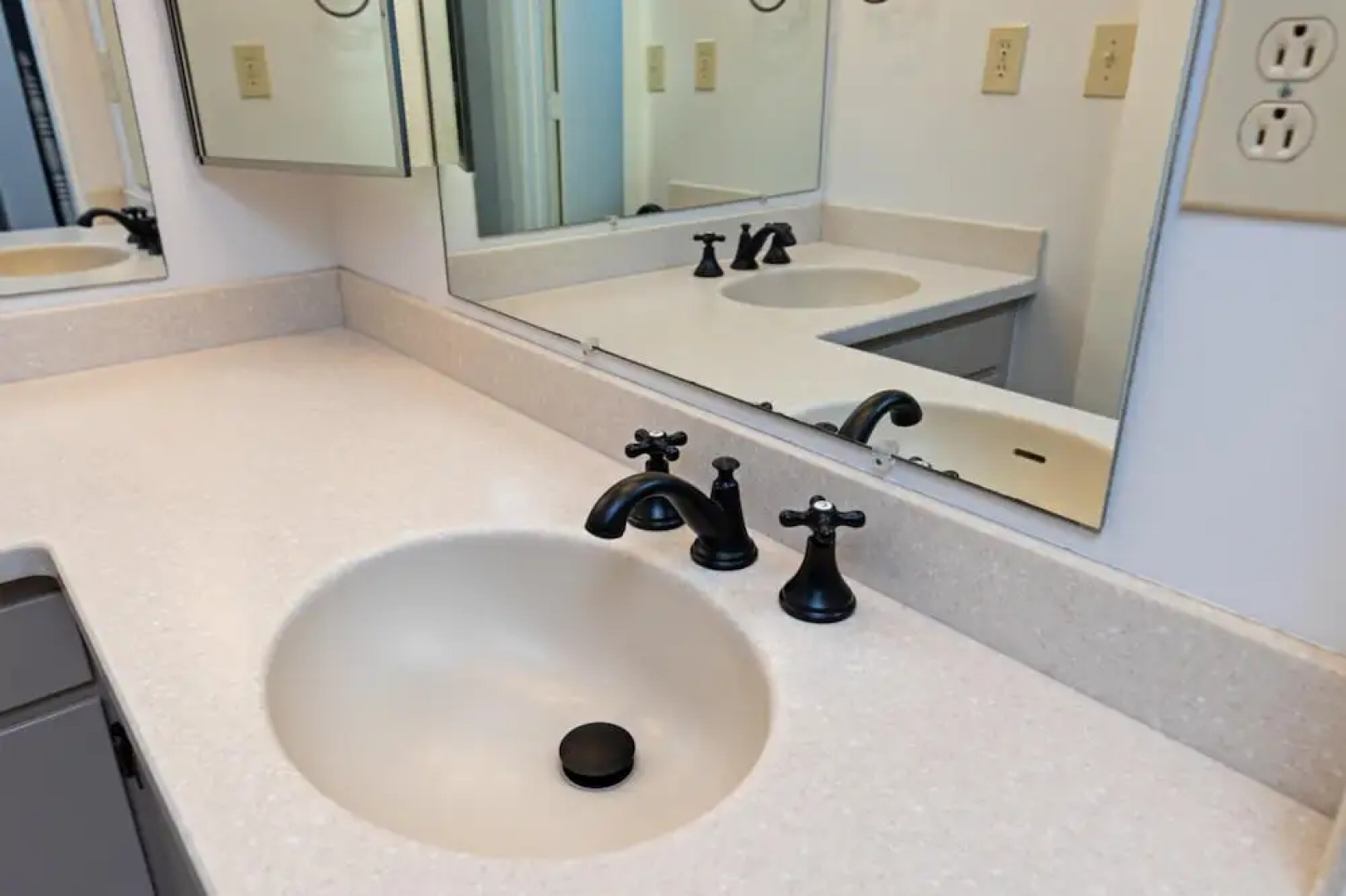 Ski-in out Mountain Home-jacuzzi Sauna Wintergreen