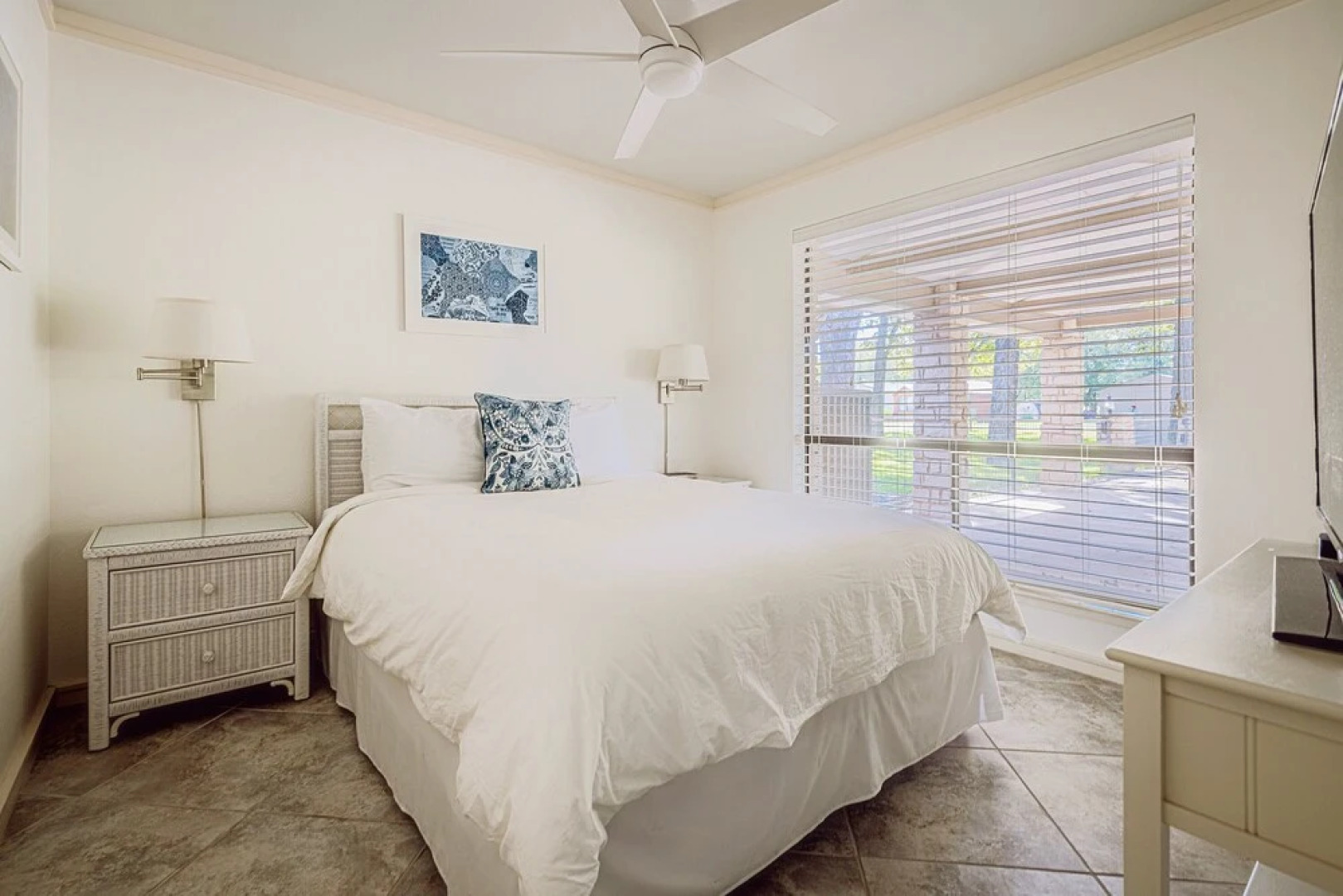 Island Paradise A Waterfront Oasis With Pool