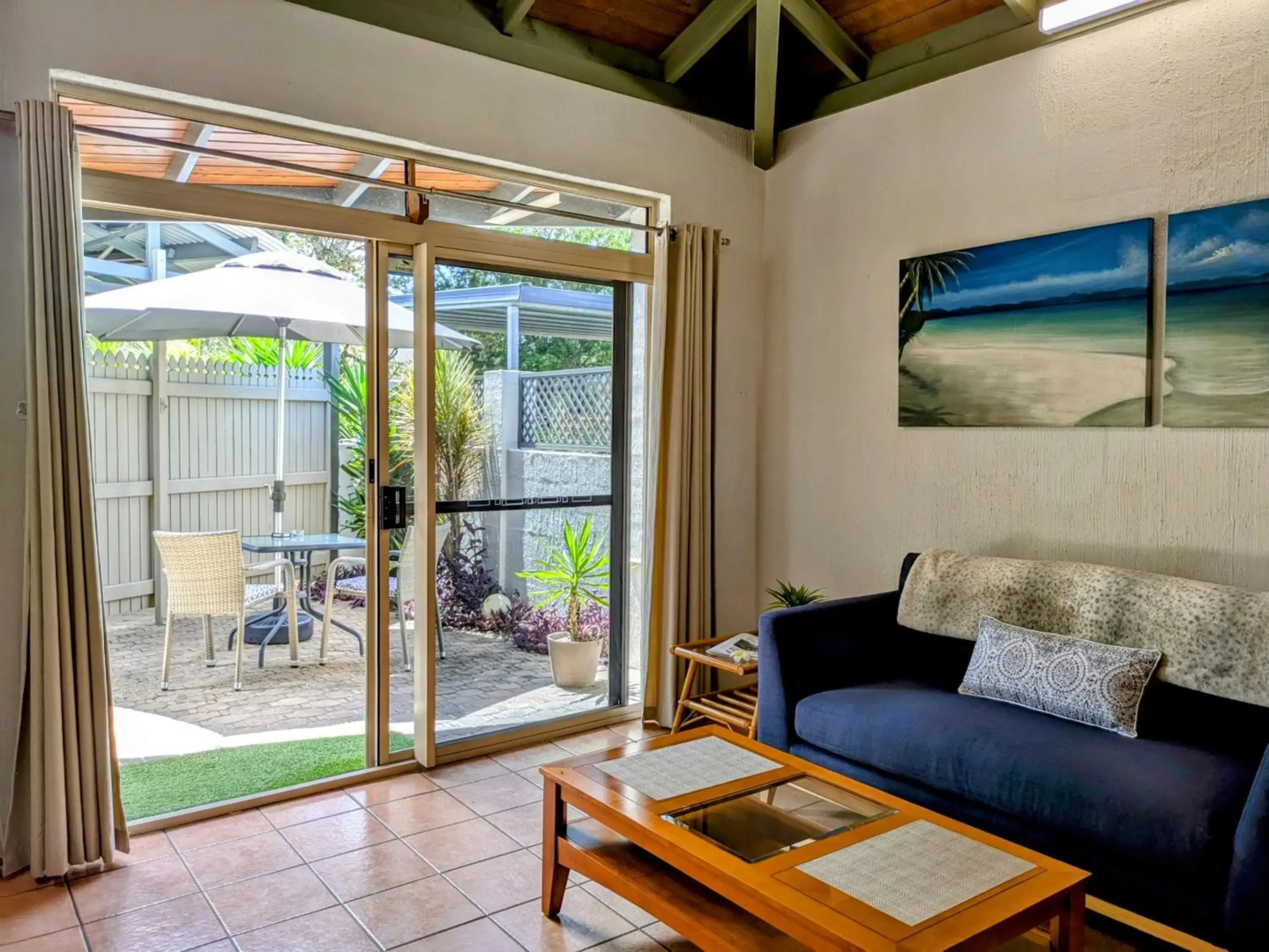 Beachside Cottage - A Private Peaceful Hidden Gem 50m to Beach