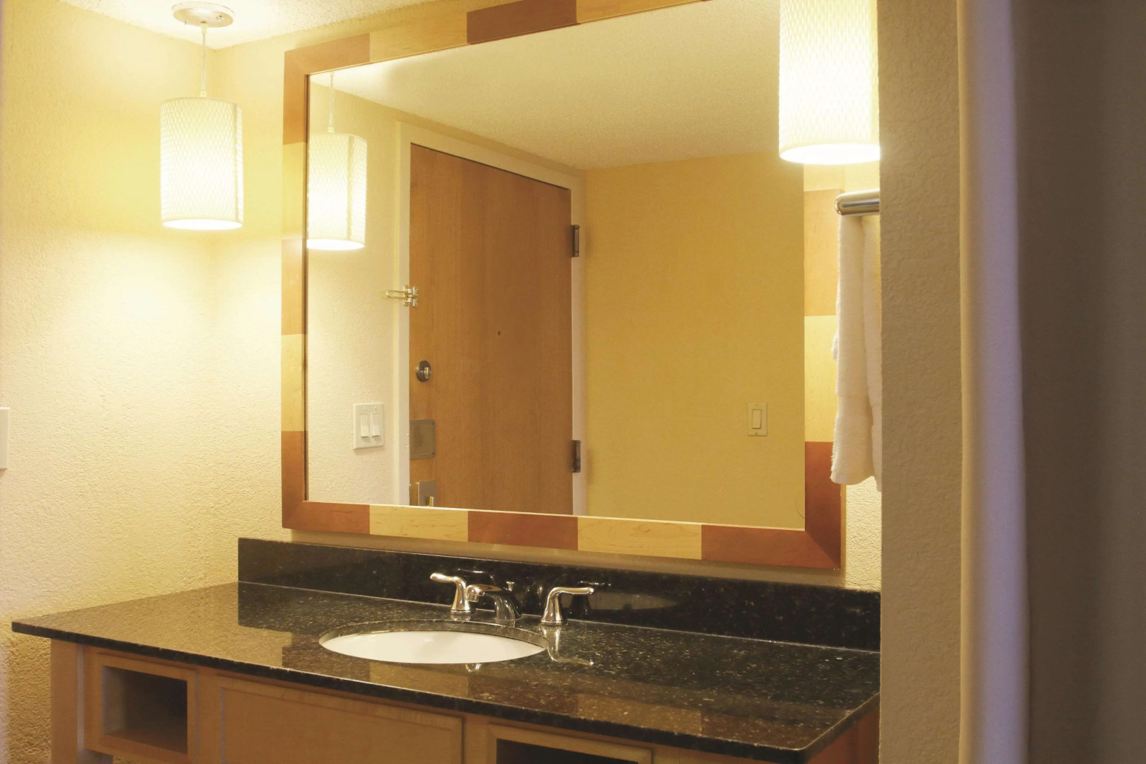 La Quinta Inn & Suites by Wyndham Coral Springs South