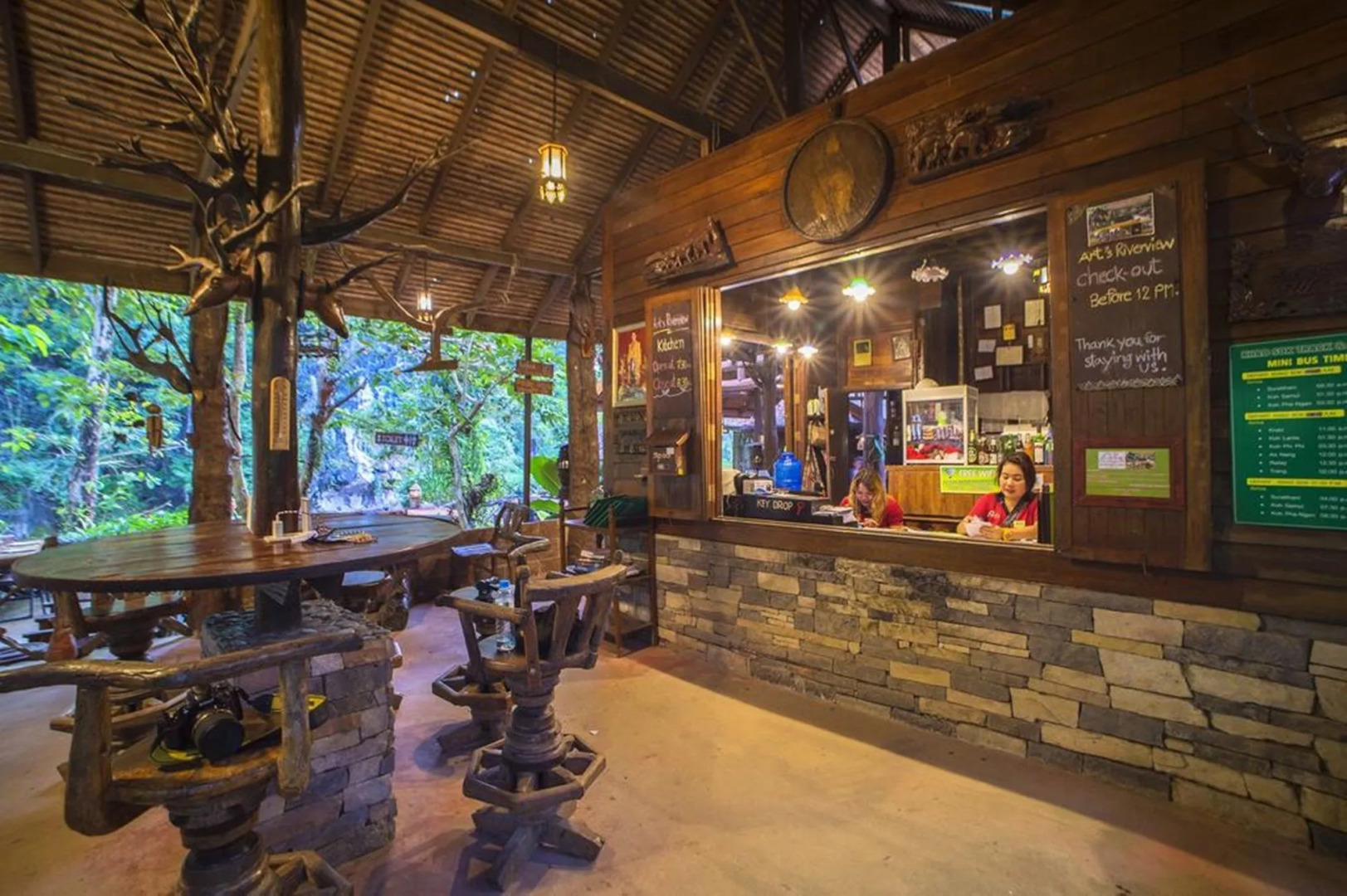 Art's Riverview Lodge