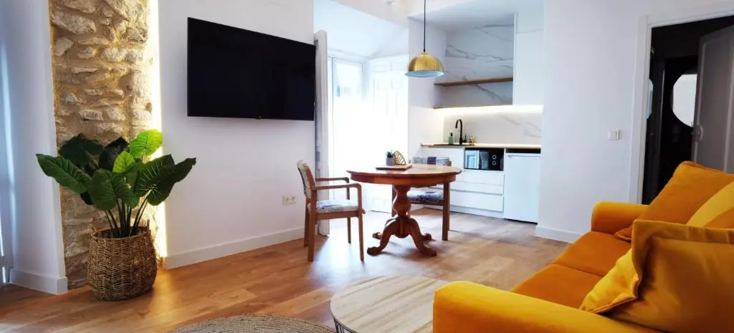 MANZANO PALACE. Habitaciones y Suites 30 m2 en la Plaza Mayor