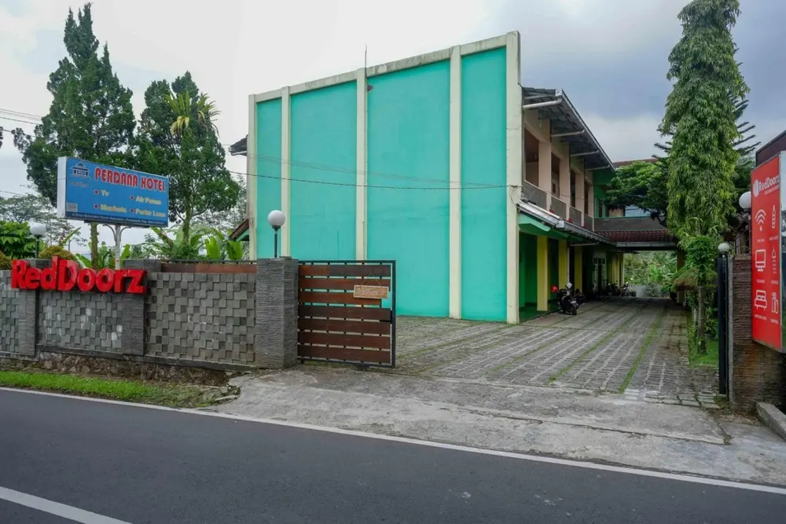 RedDoorz near Lokawisata Baturaden