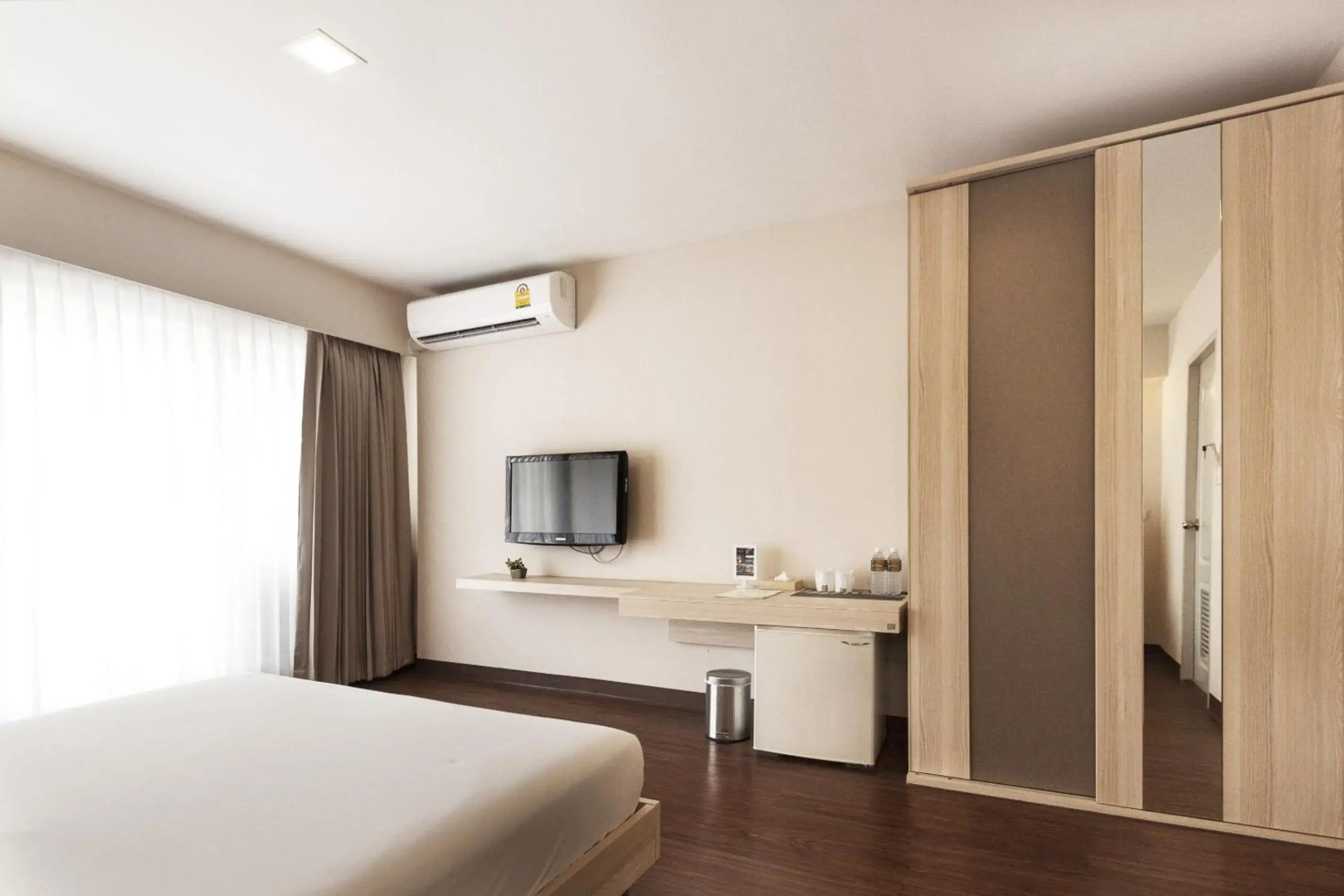 Samran Place Hotel